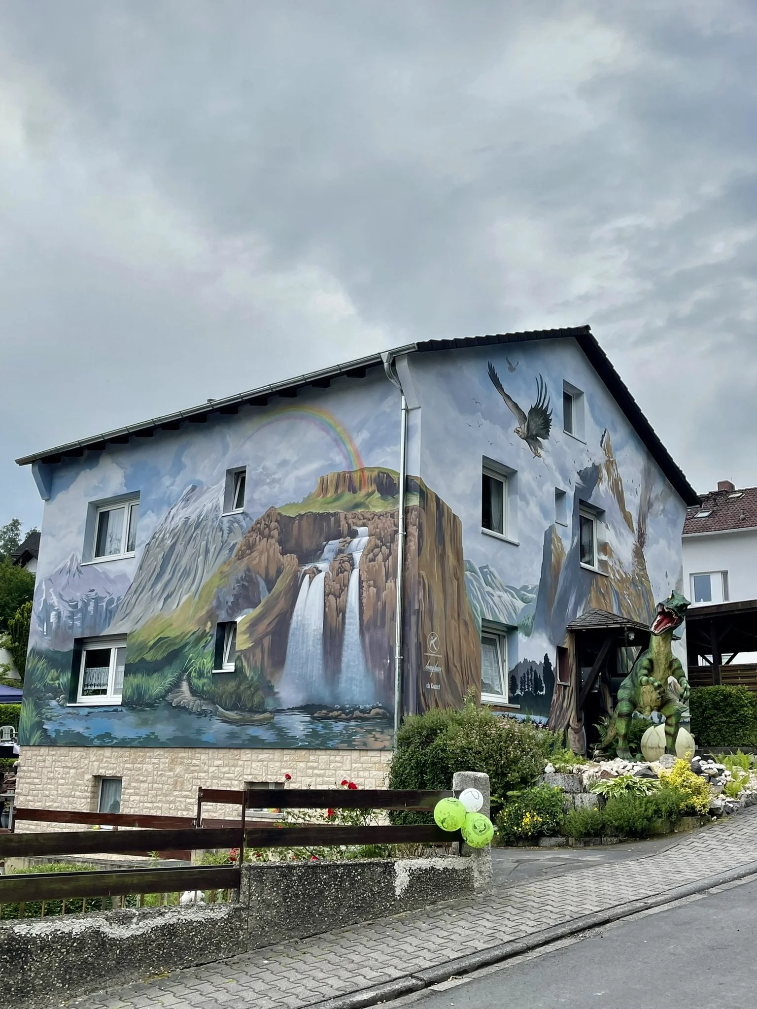 Dino-Haus-Schiesheim_Fantasy_Fassade.JPEG