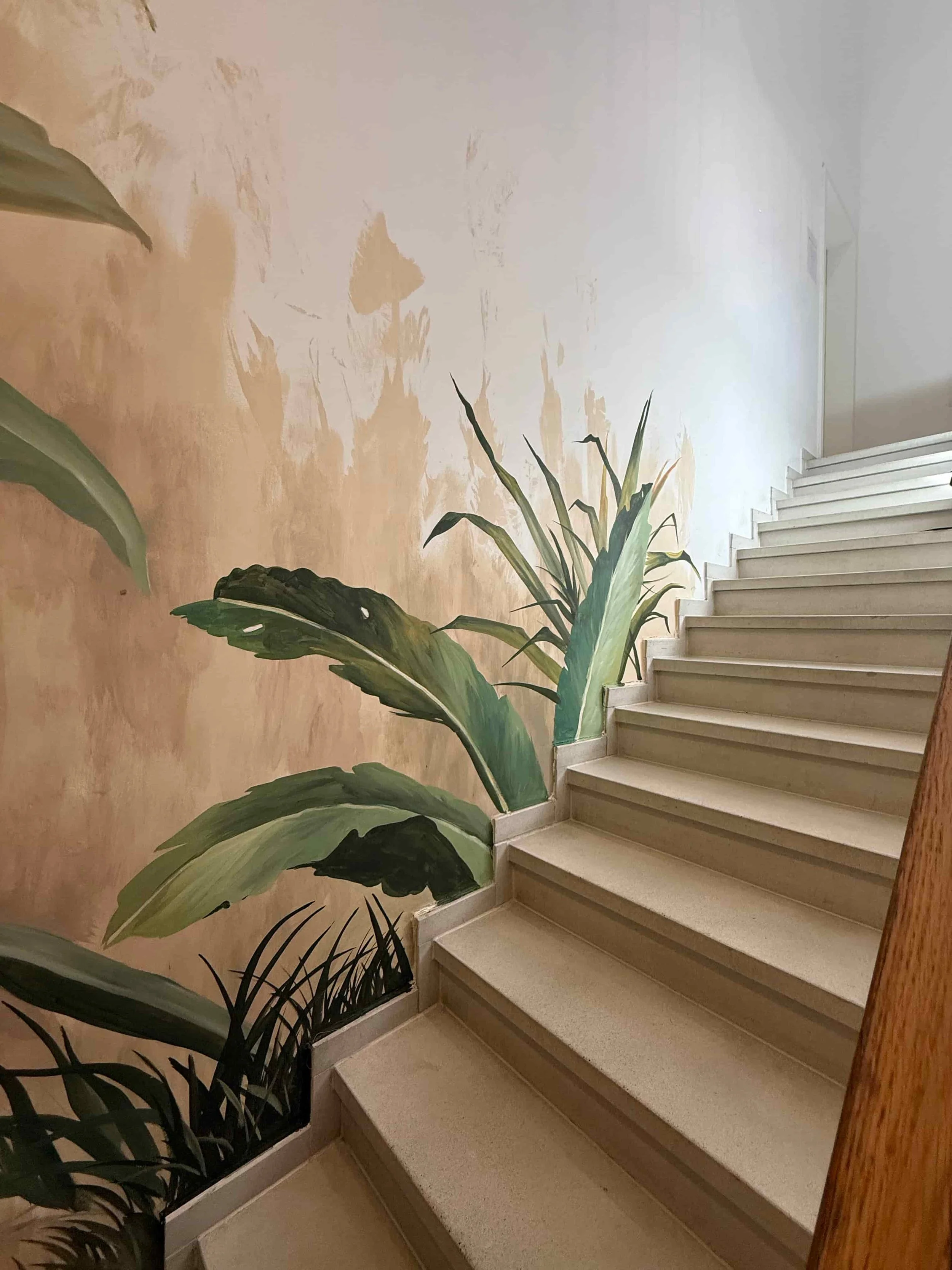 Wandmalerei-Wandkunst-design-der-kunstwerker-florian-hotel-pflanzen.jpg