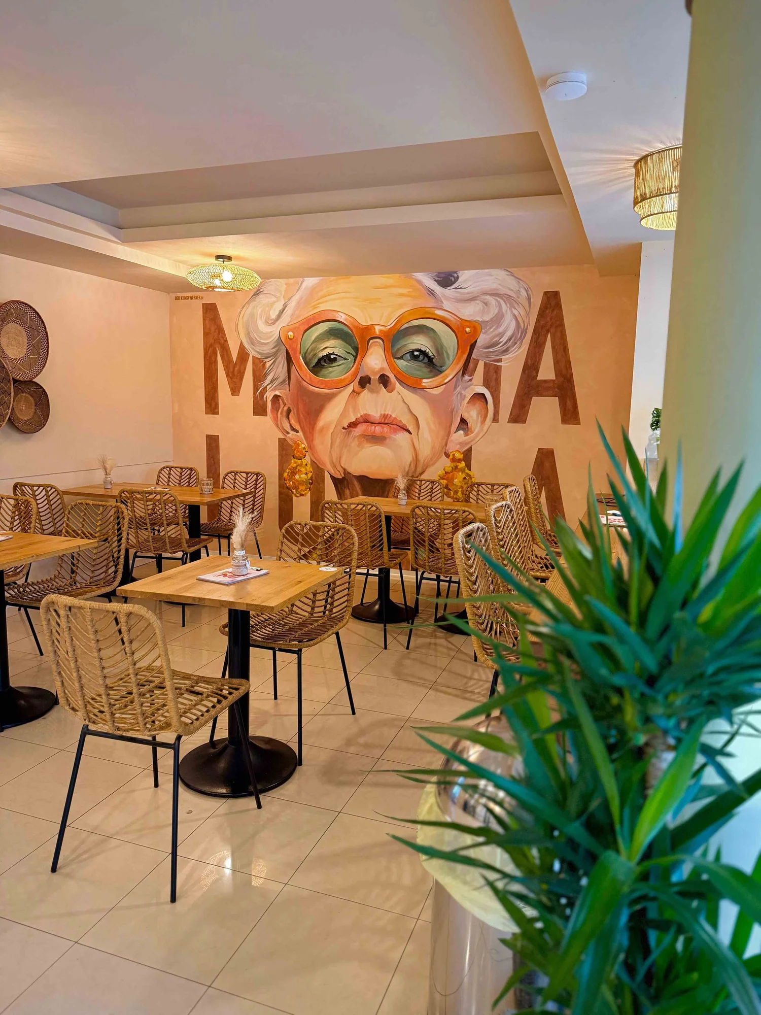 Mamma Lucia Eiscafé Wandmalerei
