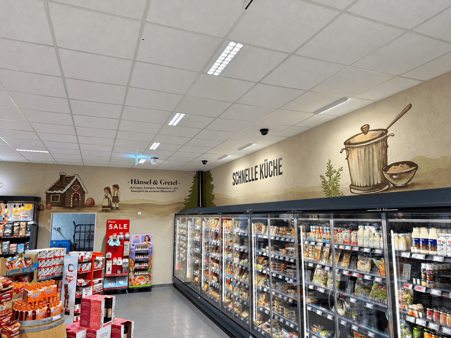 Heller Supermarkt mit Märchenwand.png