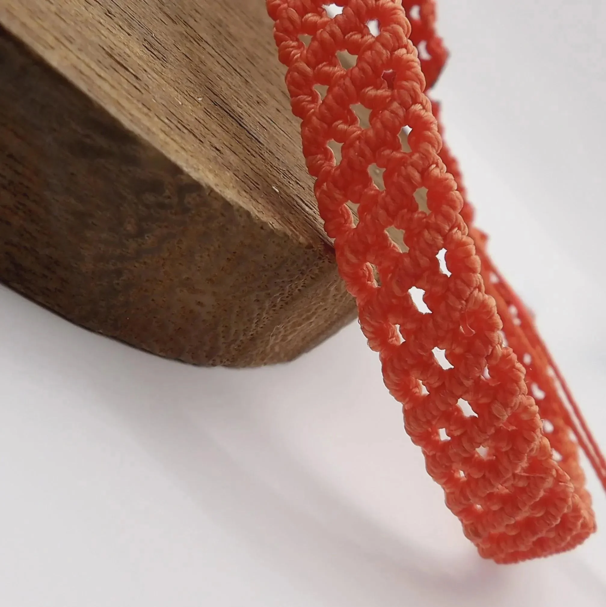 an adjustable and durable fiber anchor bracelet featuring a modern layered weave for a low-profile look.