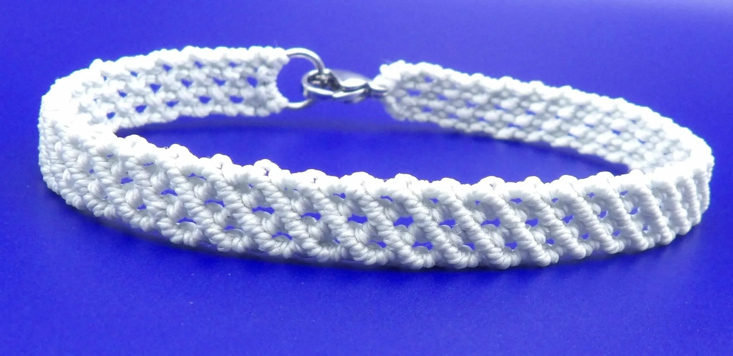 a low-profile, unisex gray anchor bracelet engineered for maximum durability and water-resistance.