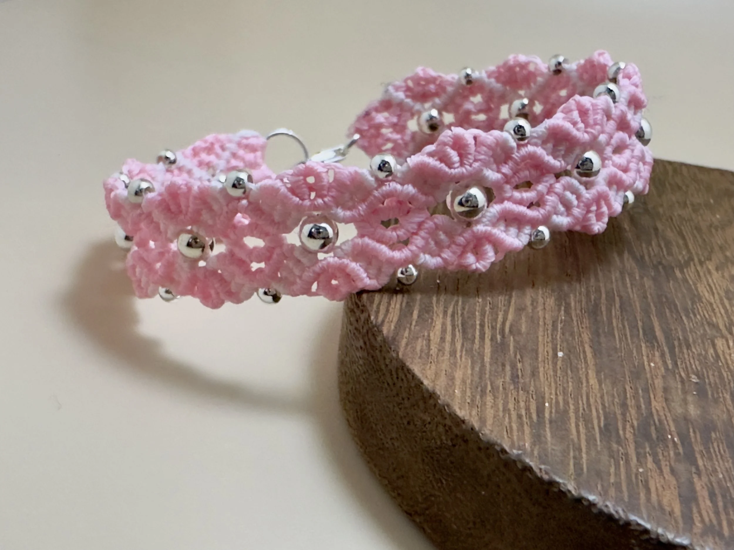 handmade 925 sterling silver & light pink micromacrame bracelet