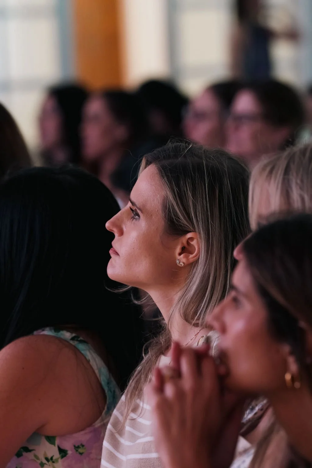 Crowd listening to Dr. Jila