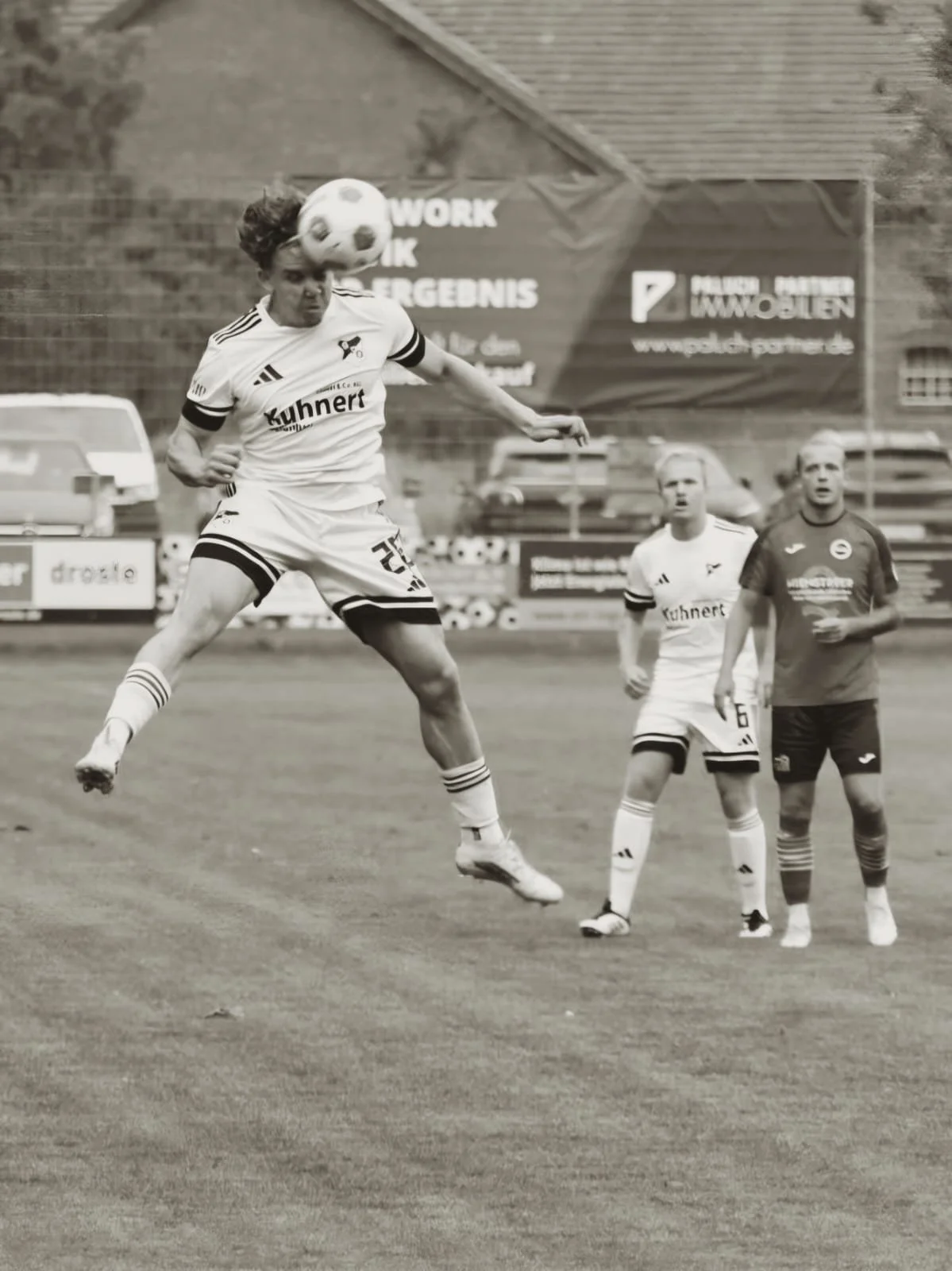 Mac Kandji helped me achieve my best physical and mental condition. We trained almost daily, combining gym work with technical drills on the field.