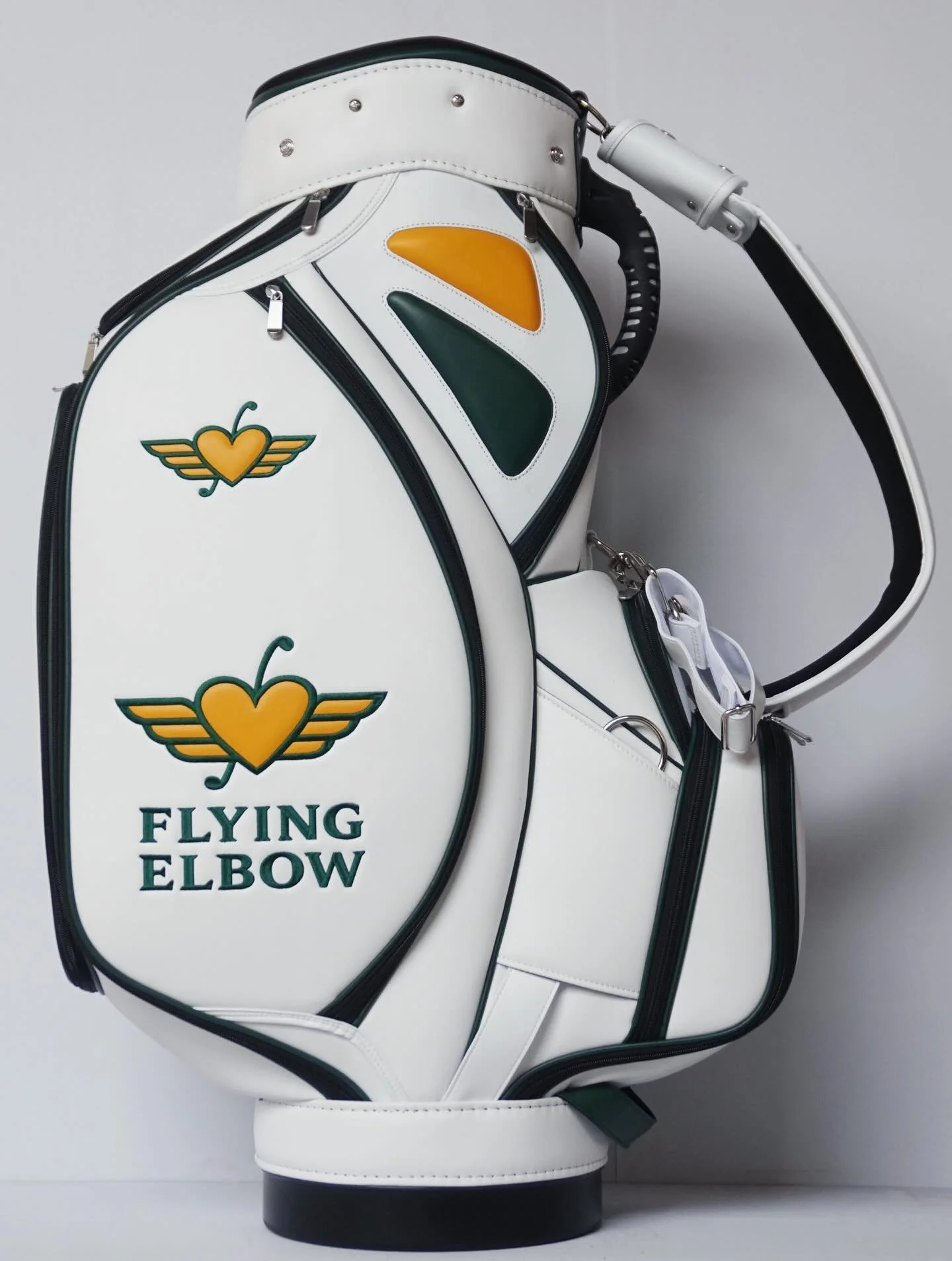 New year, new swag.

#golf #flyingelbowdrop #flyingelbow