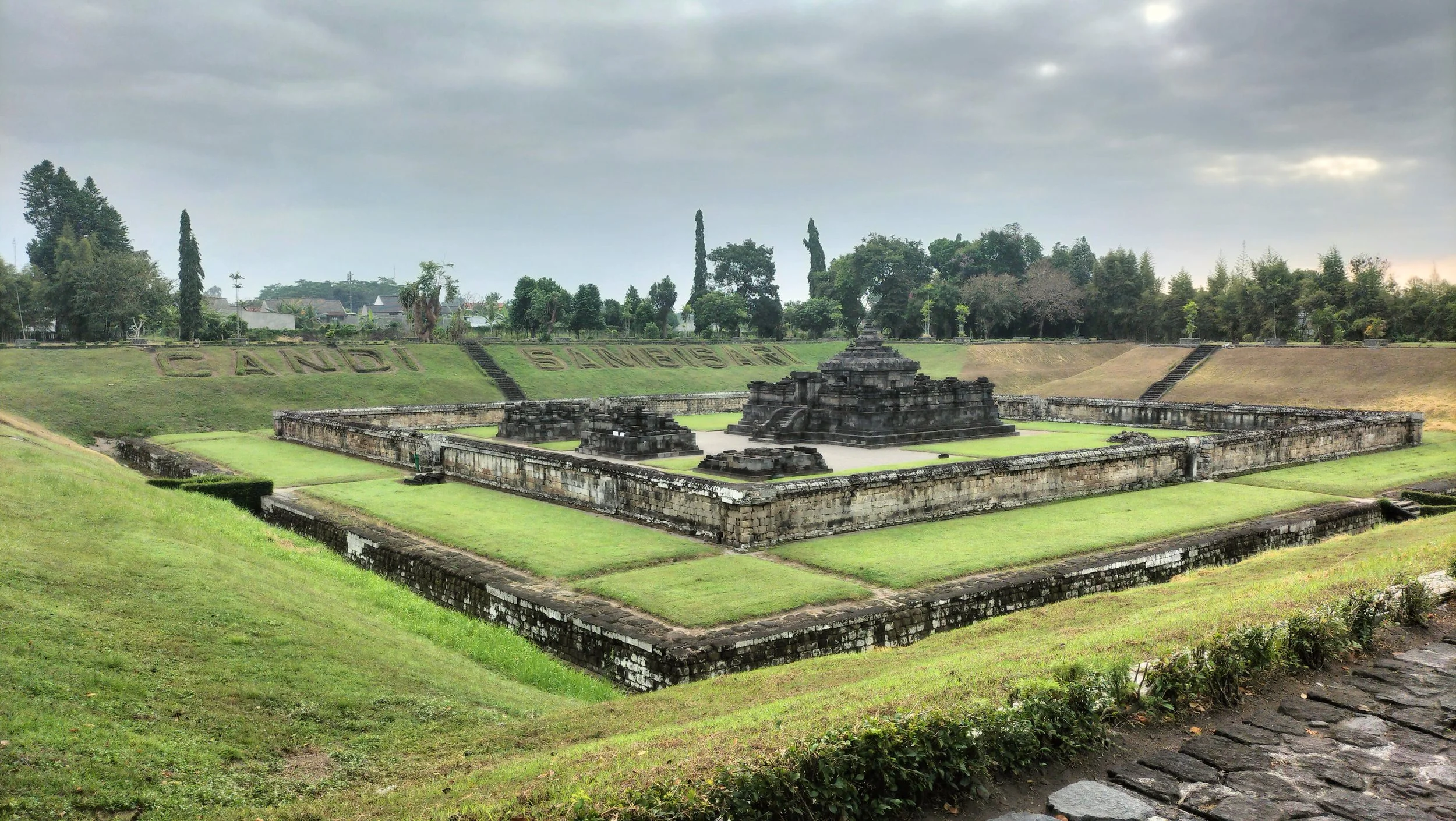 A call to Java. Mysticism and sacred confusion. 