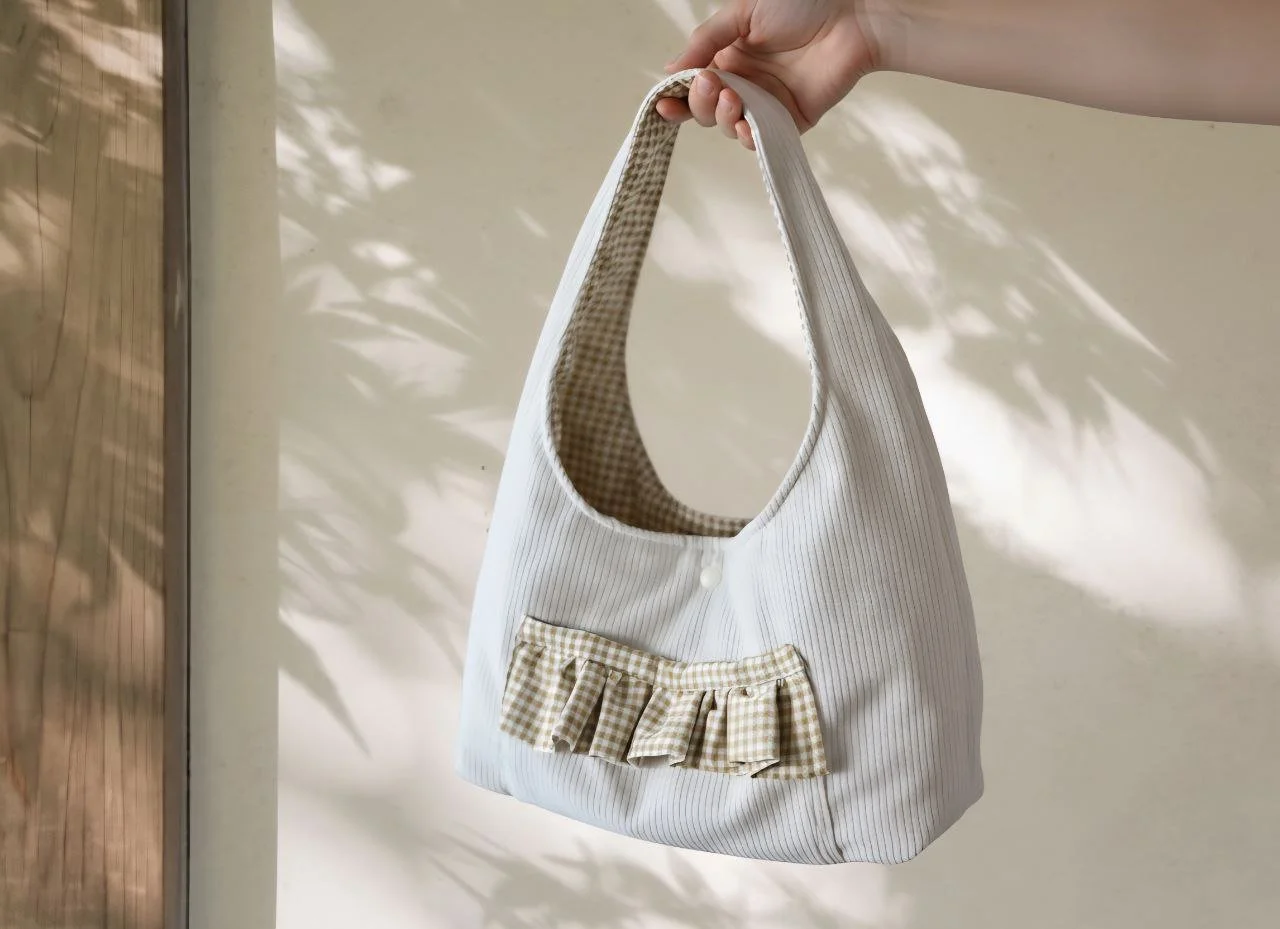 Honey Ruffle Hobo