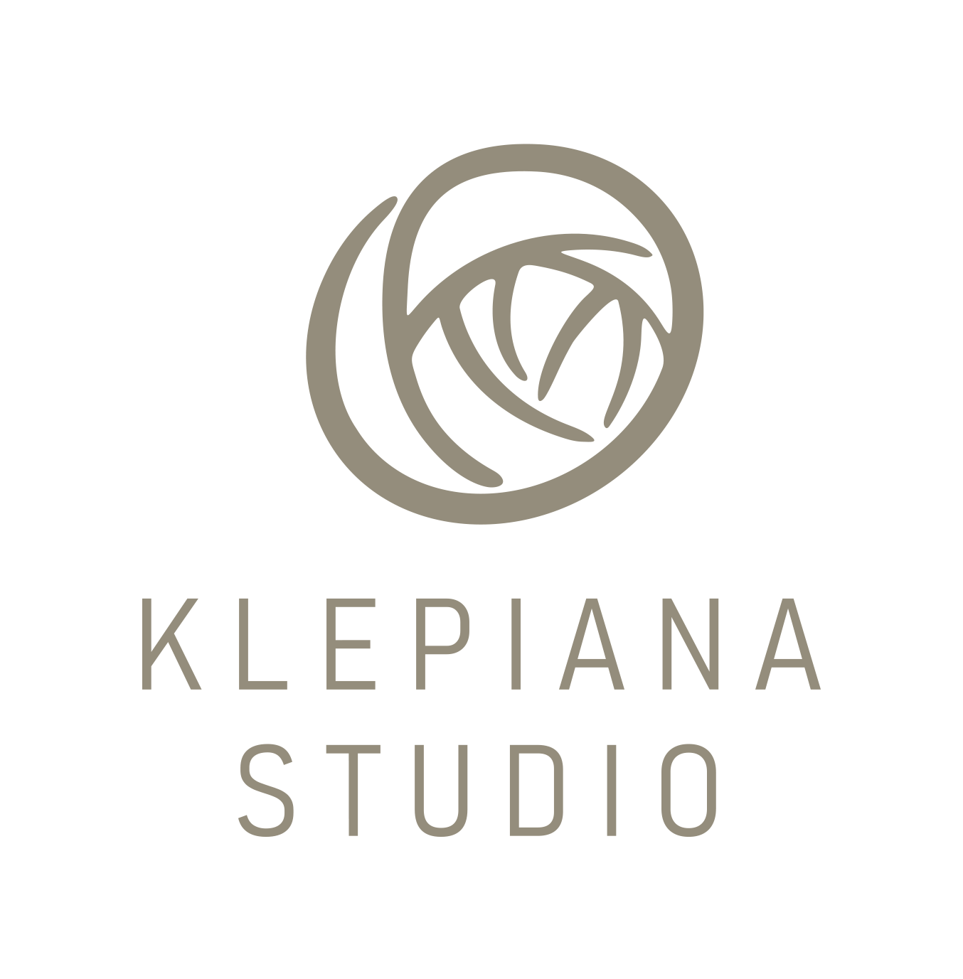 Klepiana studio logotip unikatna keramika