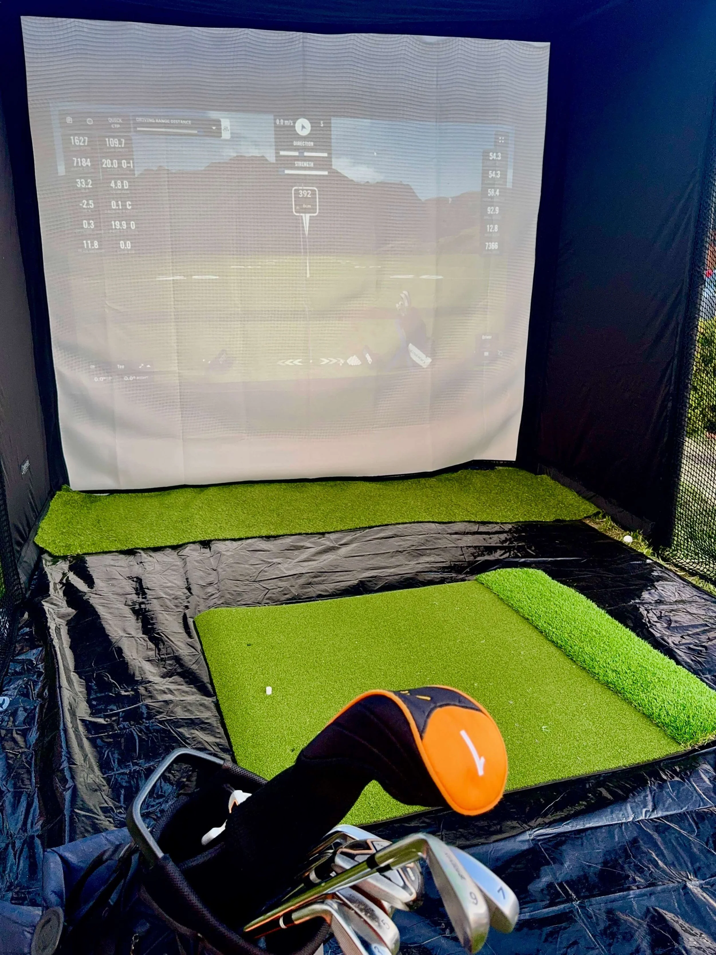 The-pop-up-golf-hitting-enclosure.jpg