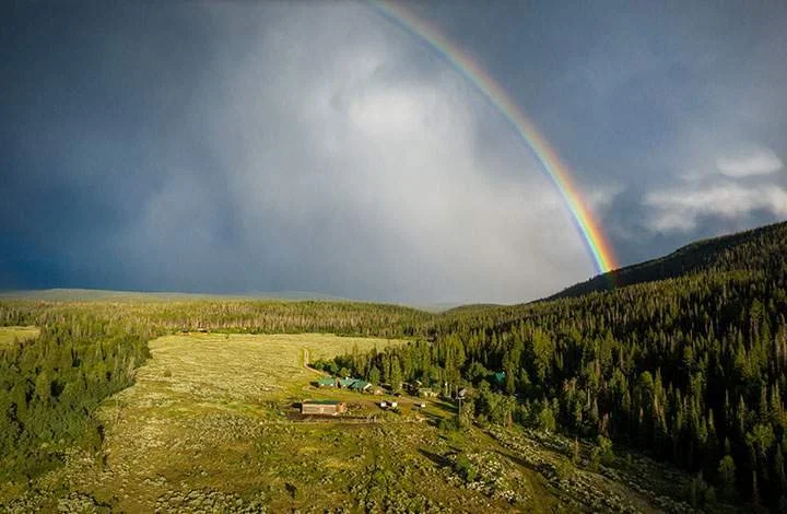 A Relaxed Mountain Dude Ranch Escape in Wyoming’s Snowy Range