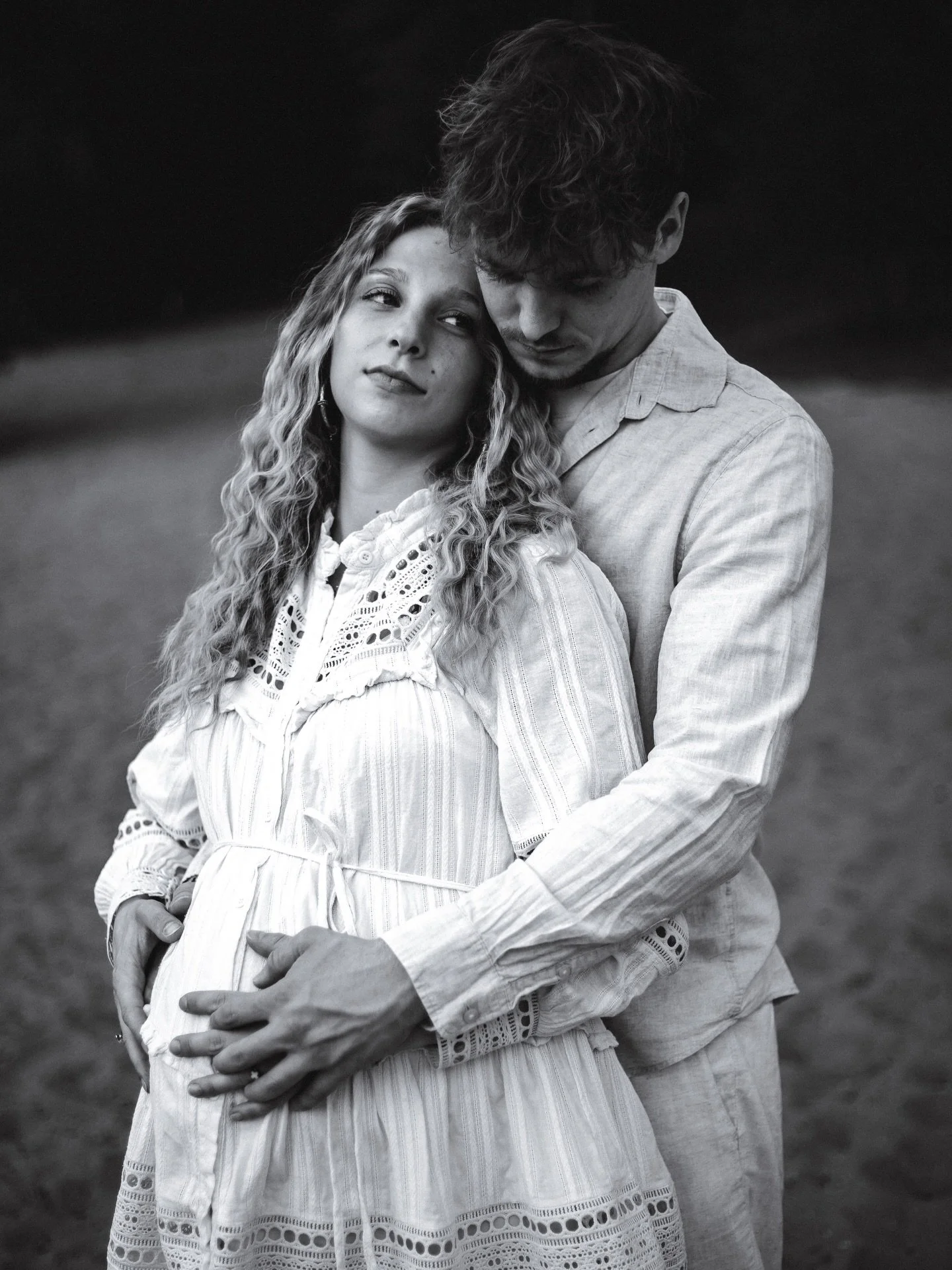 Zwart-wit, ik hou zelf heel erg van zwart-wit. Het voelt klassiek aan. Dan is er volle aandacht voor waar de foto om draait; het vastleggen van een bijzonder moment ❤️

#fotograaf #fotograafutrecht #fotograafutrechtseheuvelrug #fotograafzeist #fotogr