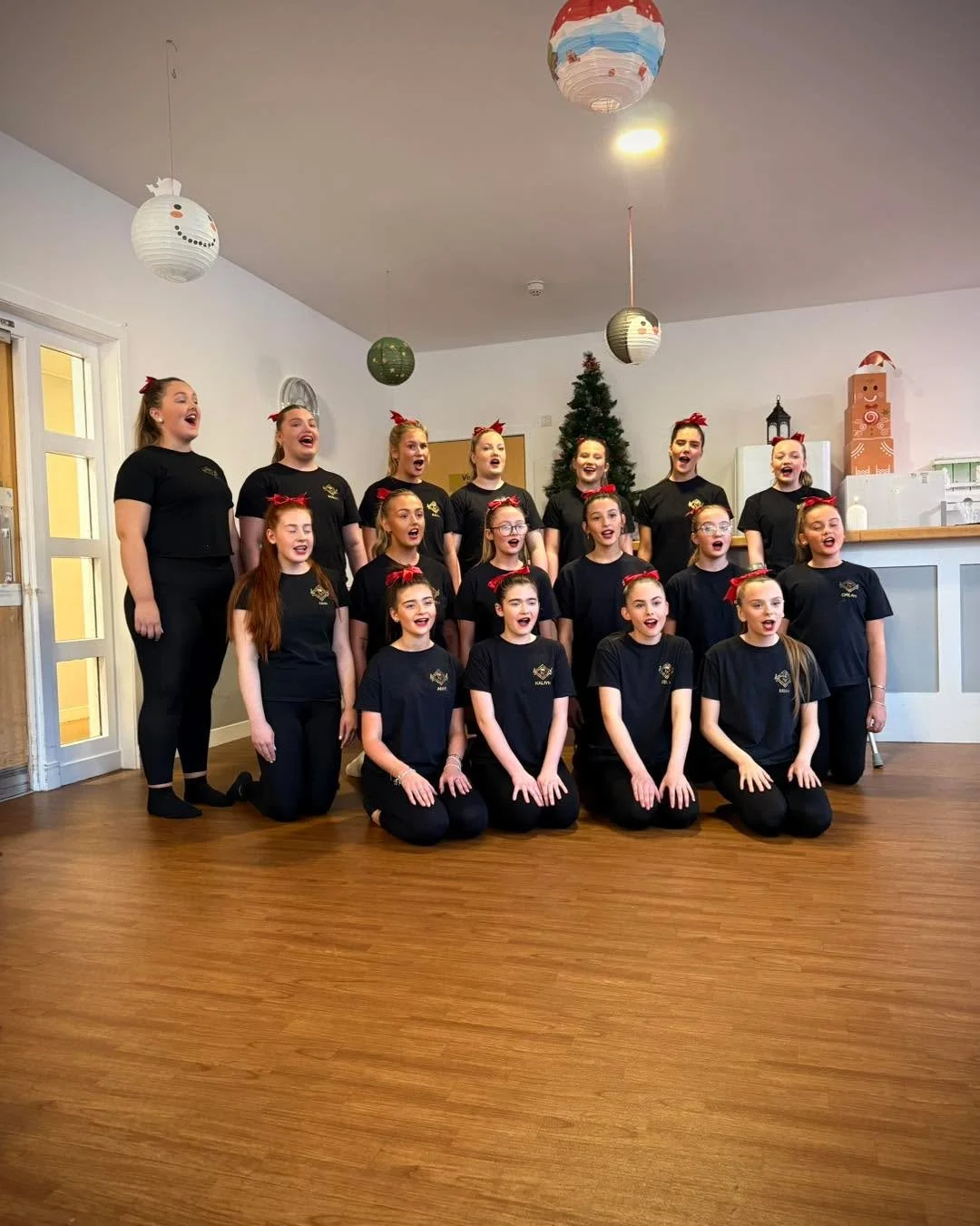 ✨ Hillview Court ✨ 

After a busy day of pantomime rehearsals, we were delighted to visit Hillview Court Care Home and share some music with the residents, their families and the dedicated staff. 🎶

It was such a joy to spread some cheer, share a fe