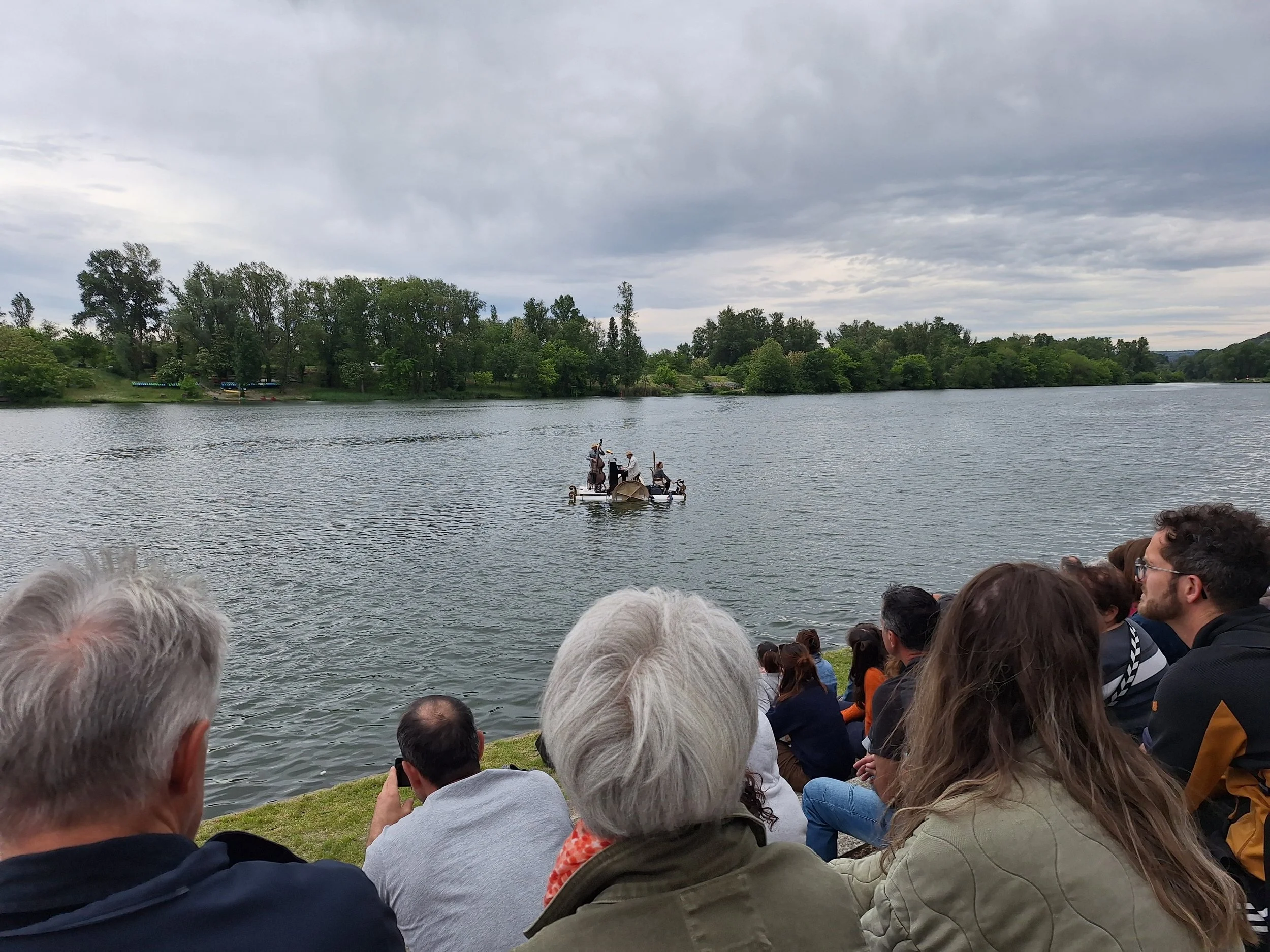 Concert flottant_CPIE des Monts du Pilat.jpg