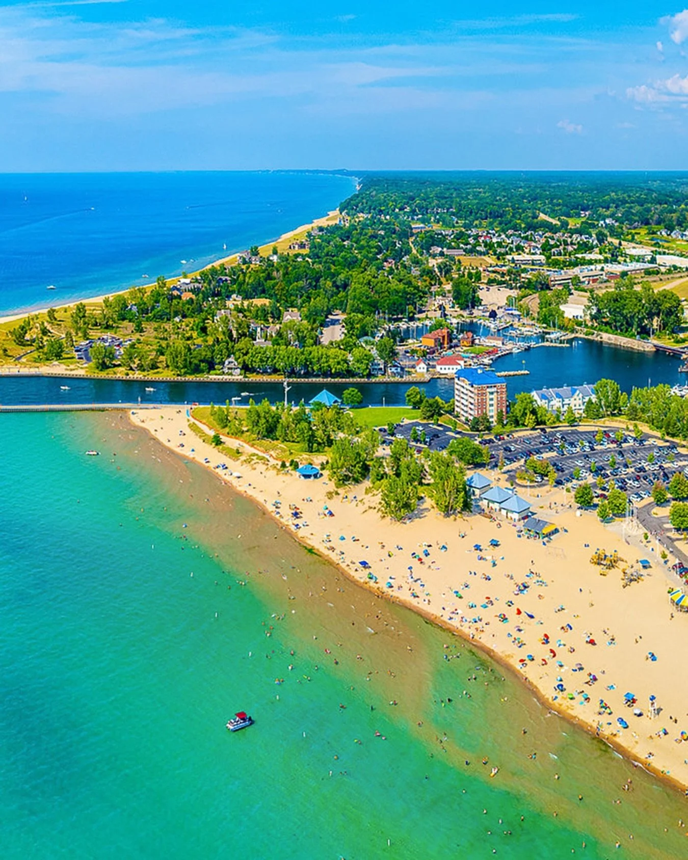 Discover the renowned Silver Beach: Family-Friendly, and Full of Fun!

One of Southwest Michigan&rsquo;s most iconic beaches, Silver Beach is famous for its soft sand, stunning Lake Michigan views, and family-friendly vibe. Stretching 2,450 feet from