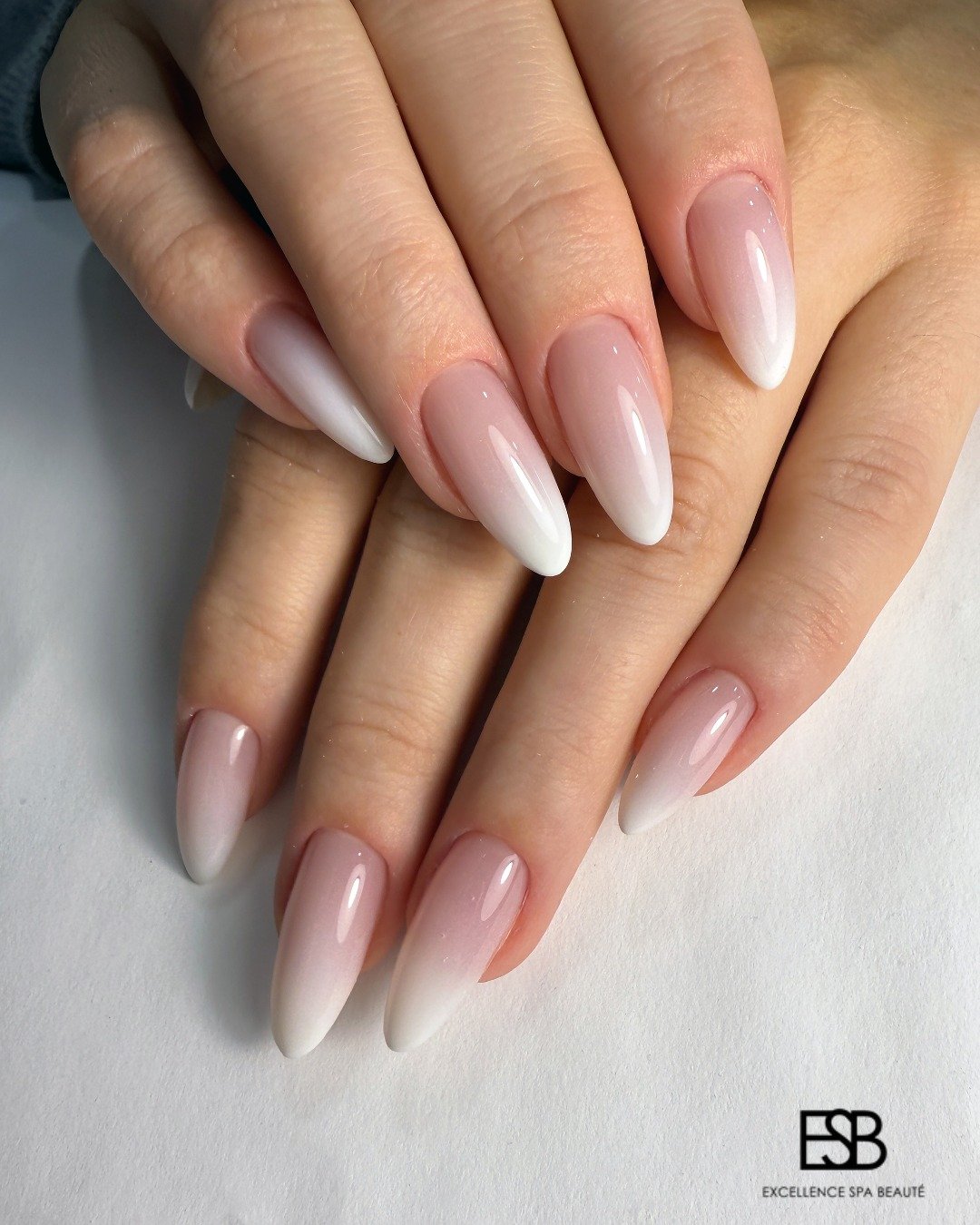 Nos soins de manucure et p&eacute;dicure vont au-del&agrave; de l'esth&eacute;tique 💅

Hygi&egrave;ne rigoureuse, produits professionnels et options pour femmes et hommes. Vos mains et vos pieds m&eacute;ritent ce qu'il y a de mieux, en toute saison