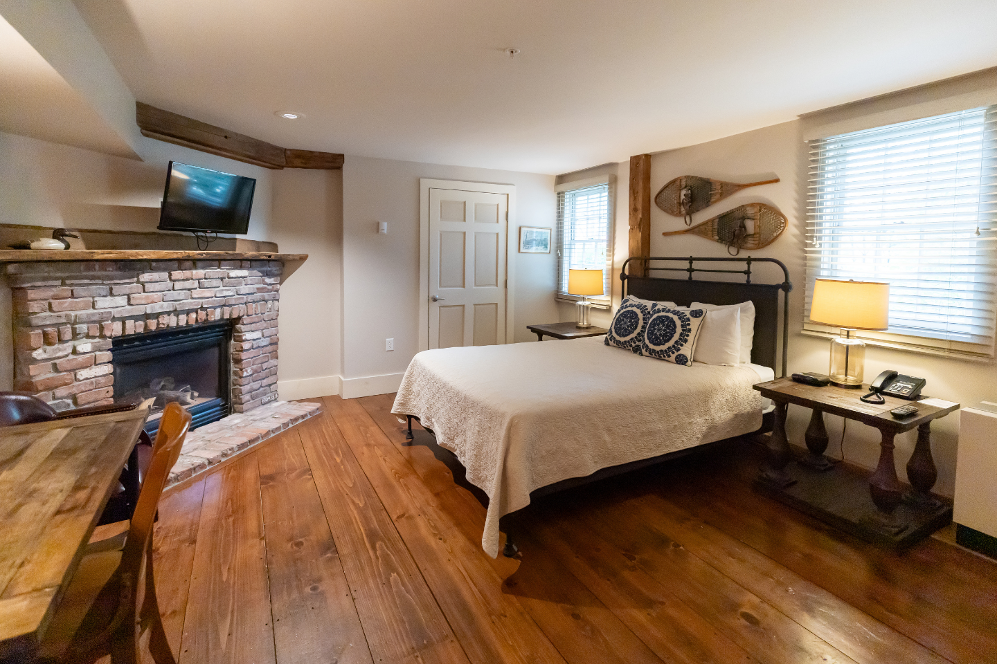 three-chimneys-inn-guest-rooms-2.png