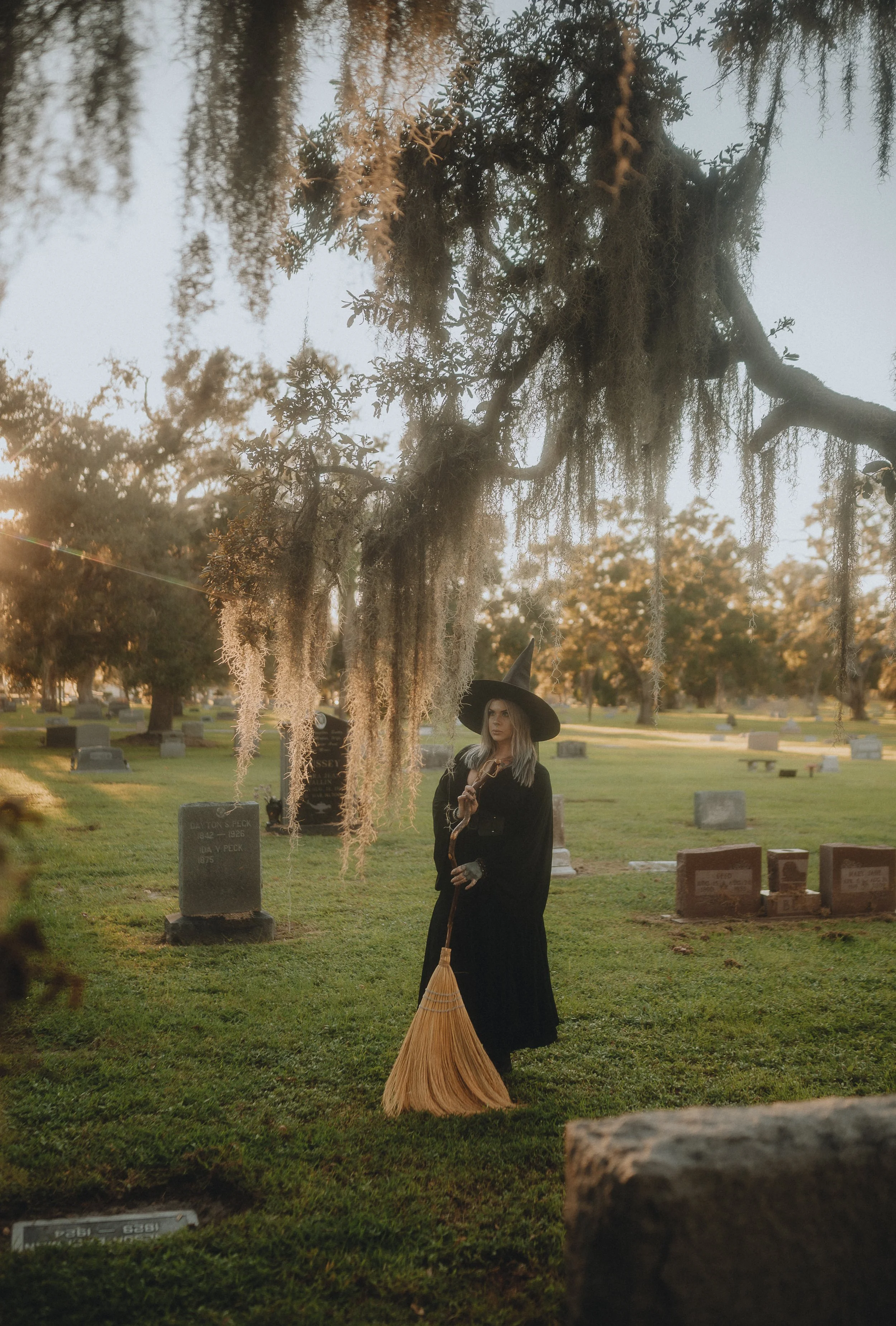 witch_cemetary5.jpg