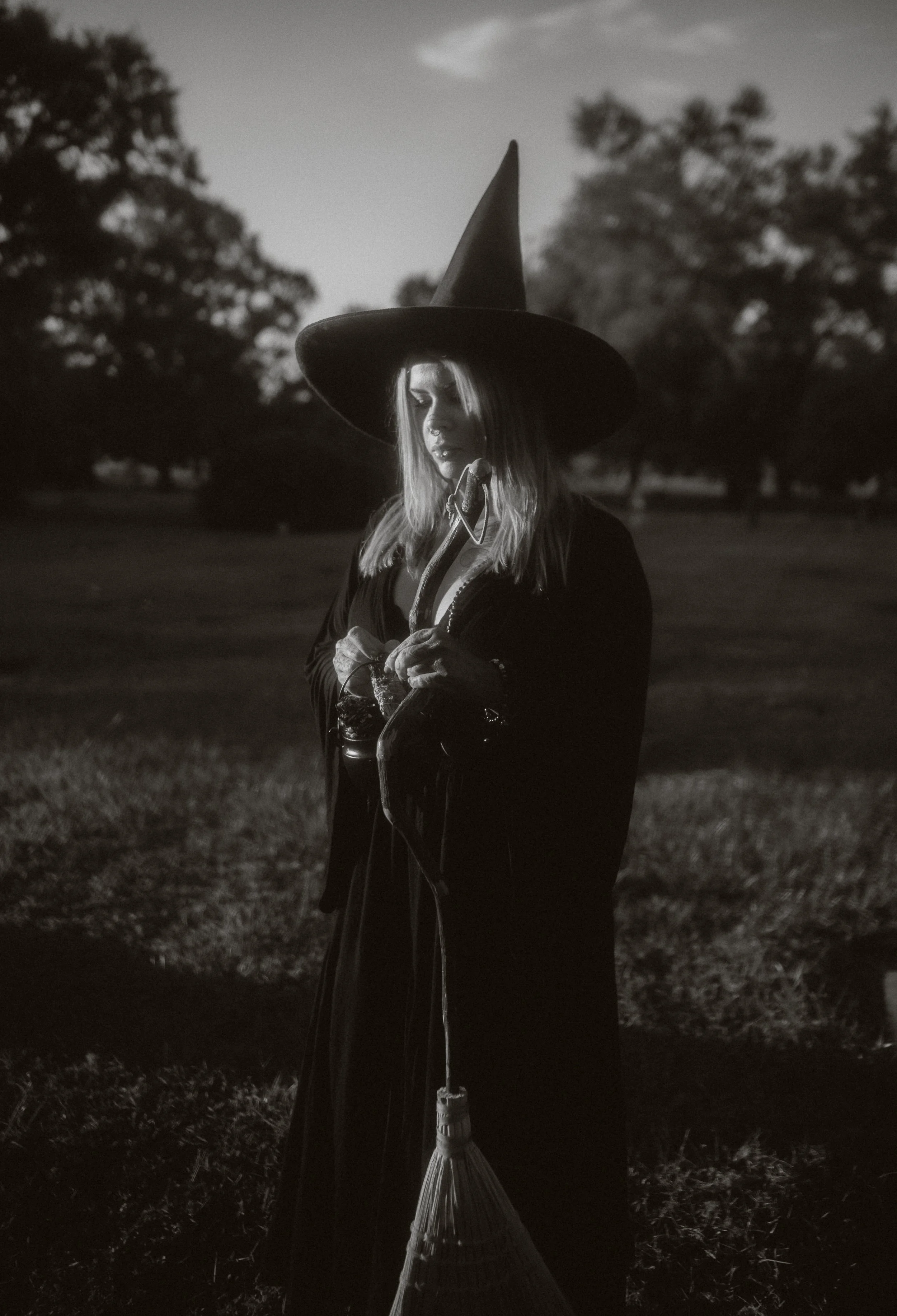 witch_cemetary32.jpg