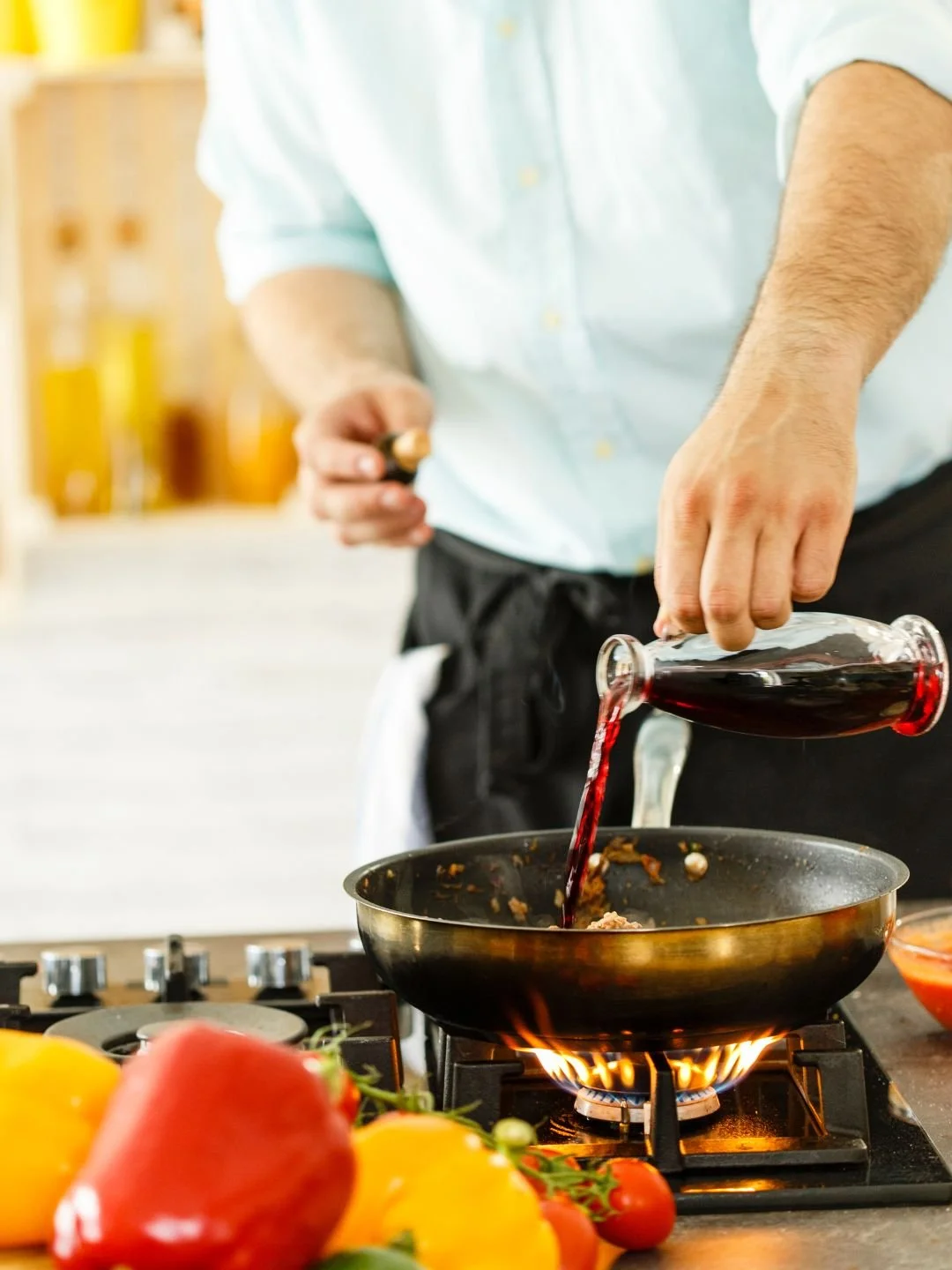 Cooking with wine in a small pan