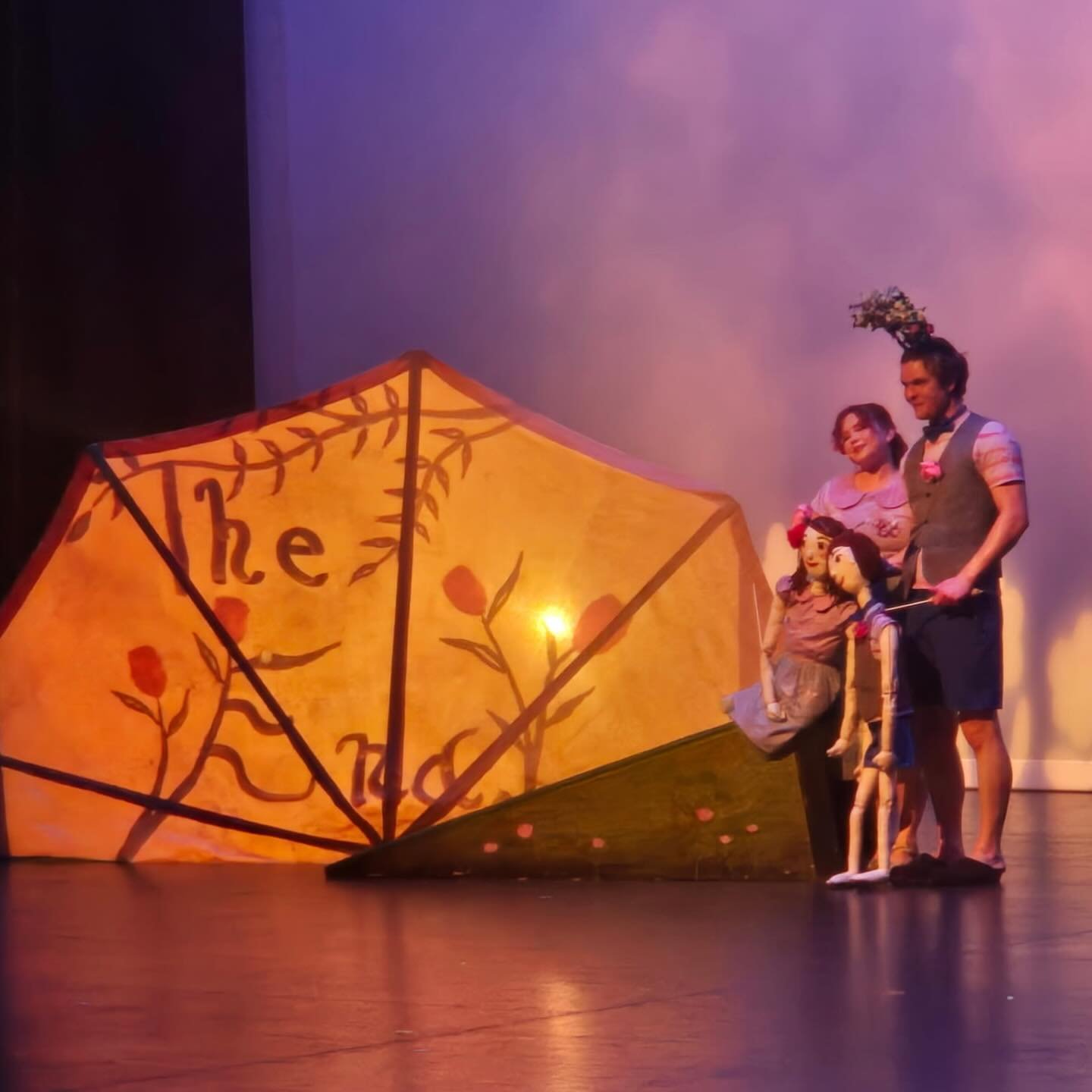 What a wonderful ending to our The Boy Who Grew Flowers 🌷 tour in Florida. With final performance stops @vanwezelpah and @dollyhandcac Thank you to the wonderful teams at both of the theaters. We truly appreciated being able to perform for so many w