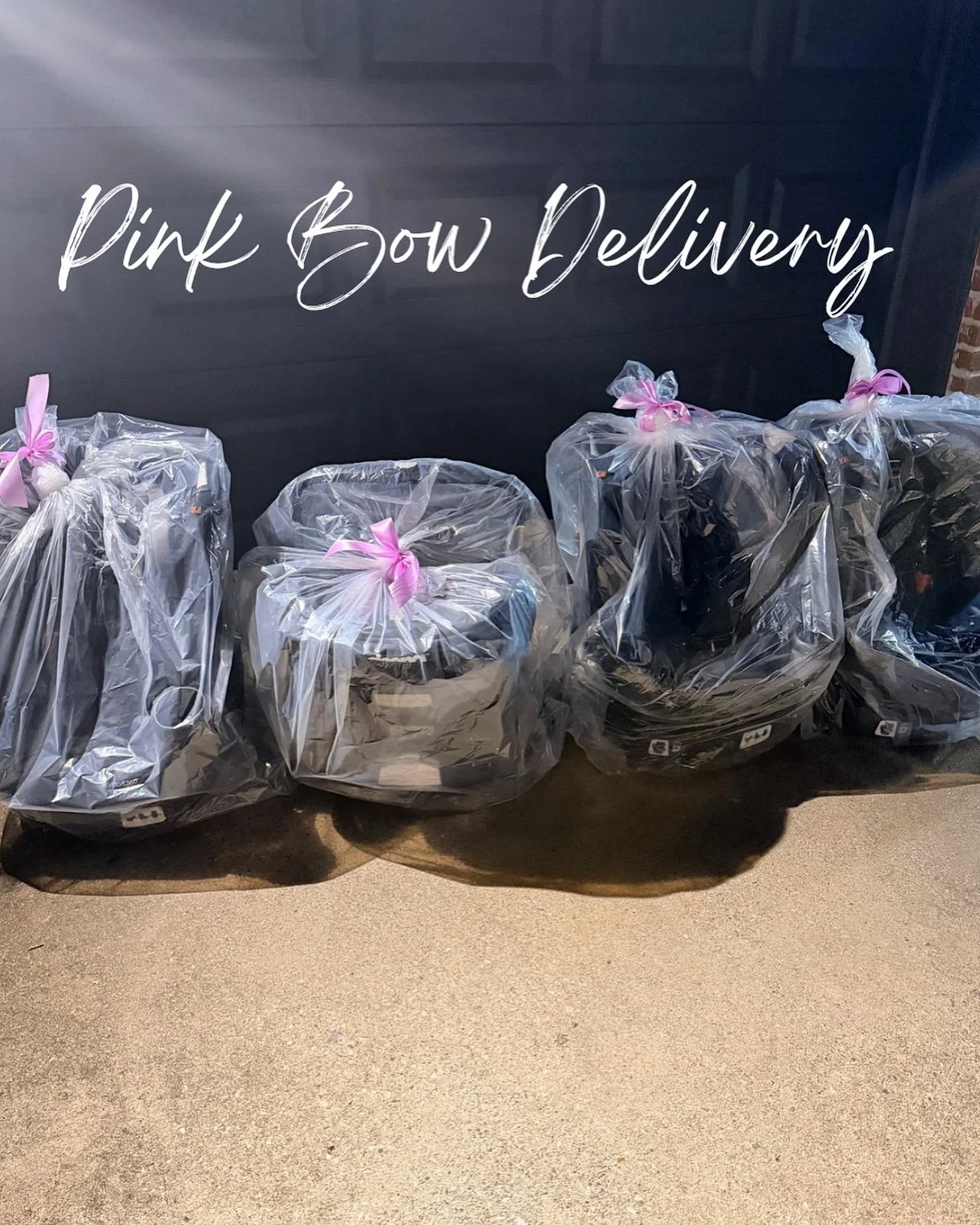 I just LOVE making a Mama&rsquo;s morning with a Pink Bow Delivery! 

#tinydetailsnorthdallas #tinydetails #carseatcleaning #overnightcleaning #morningdelivery #carseatsafety
