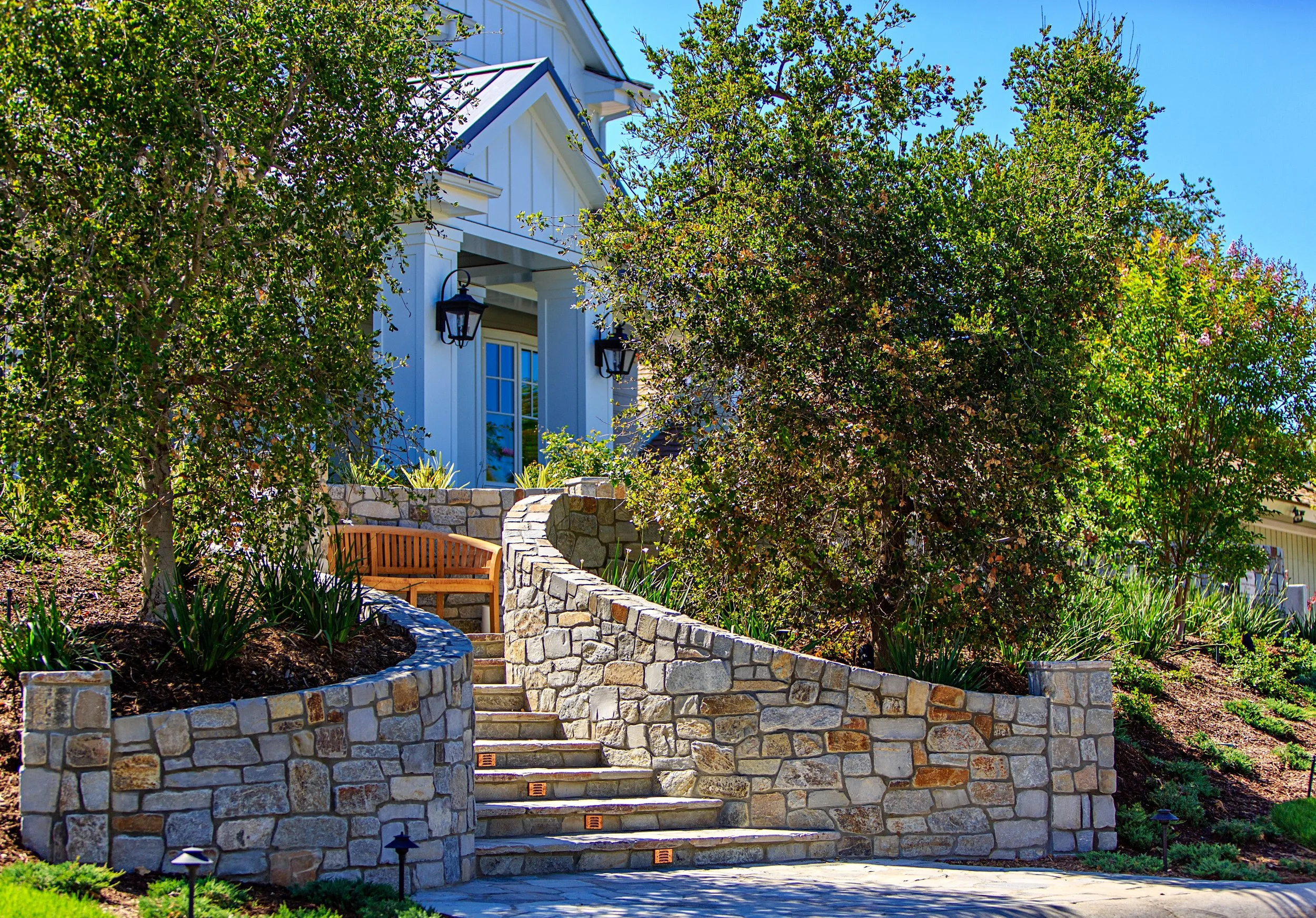 Comparing Retaining Wall Contractors in Orange County: What to Look For