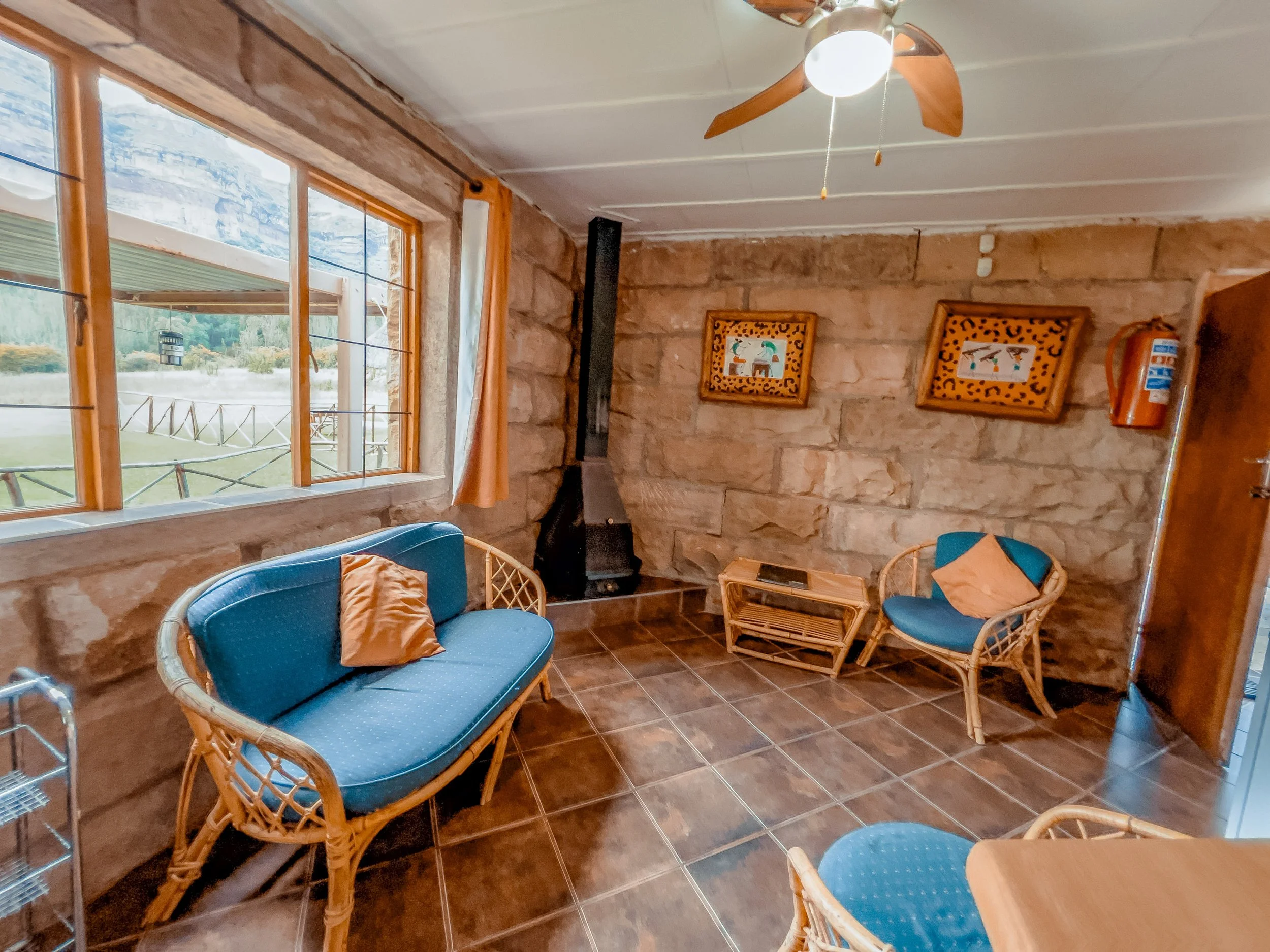 Chalet 10-2.jpg