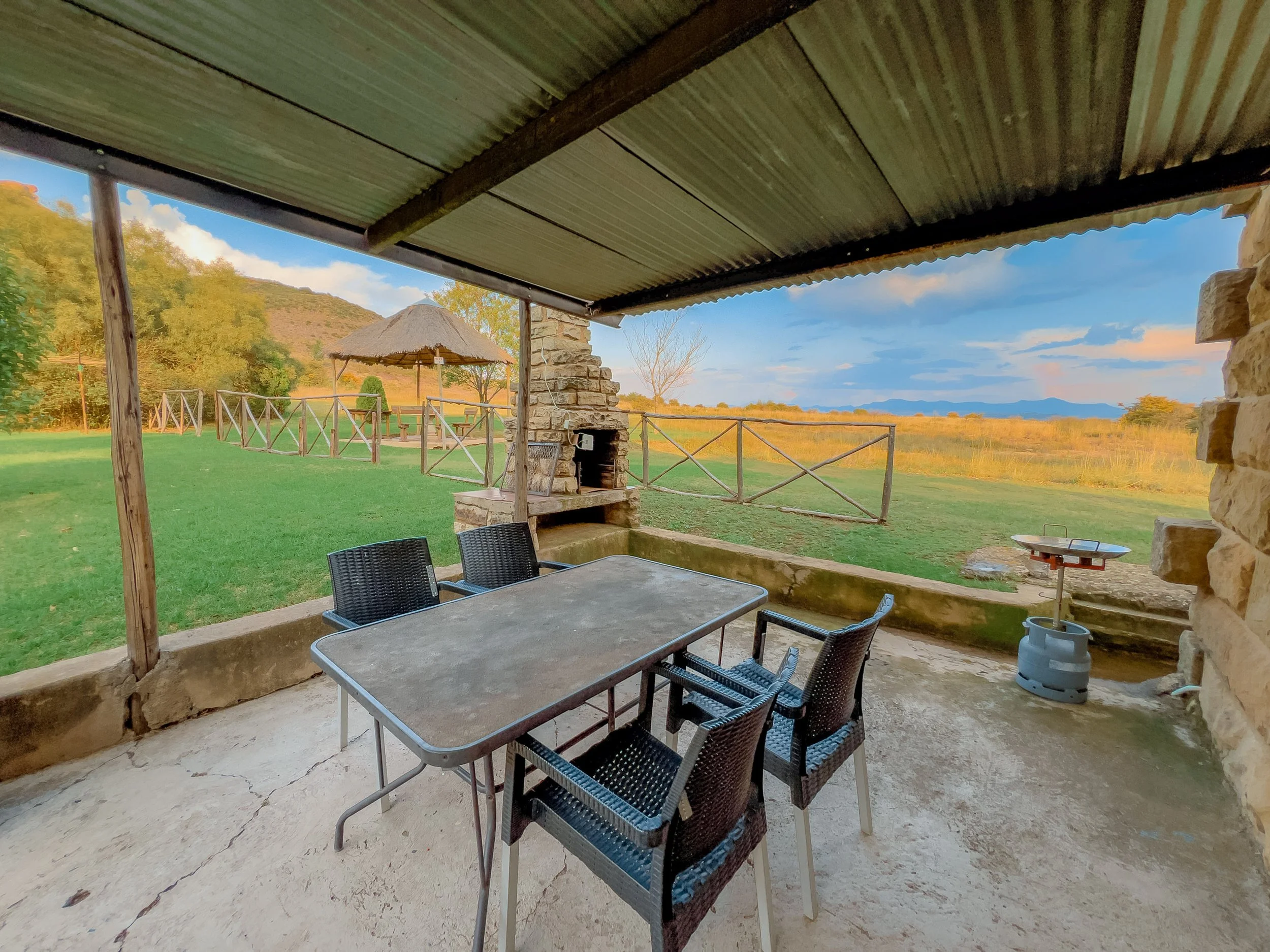 Chalet 10-4.jpg