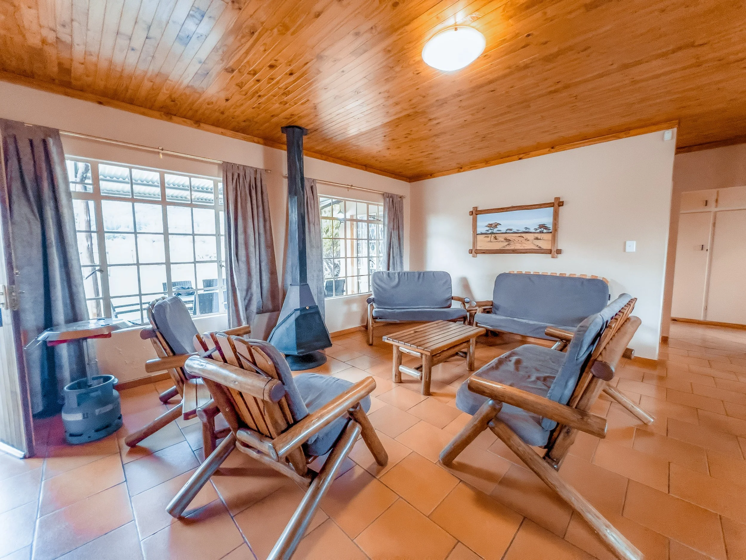 Chalet 9-7.jpg