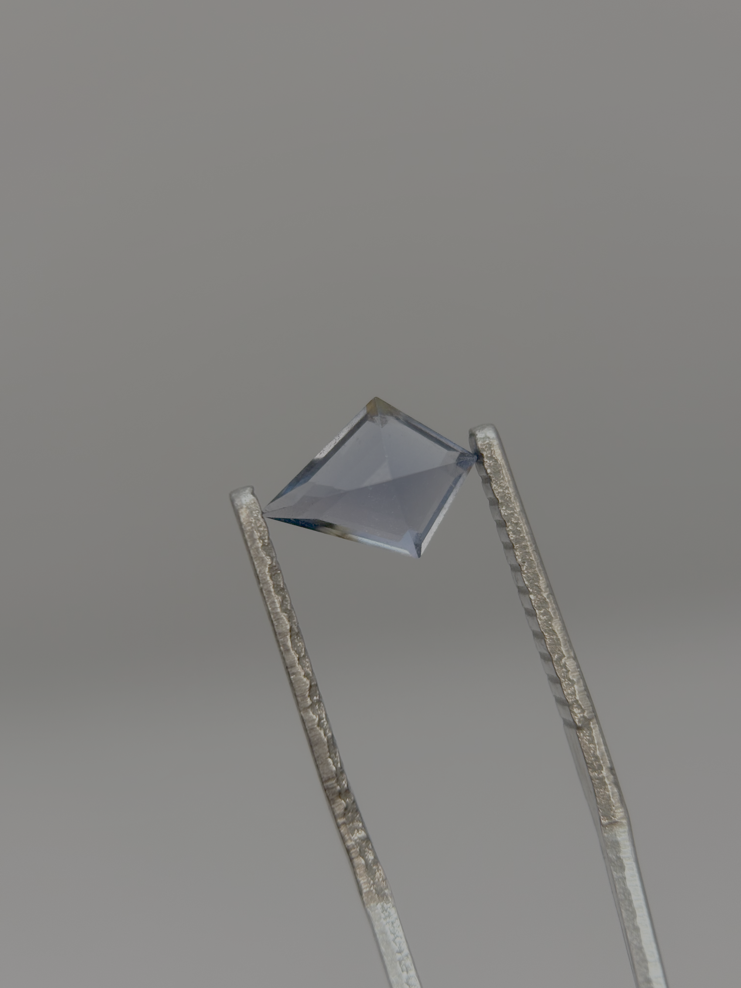 SPINEL S809 PHOTO 2.png