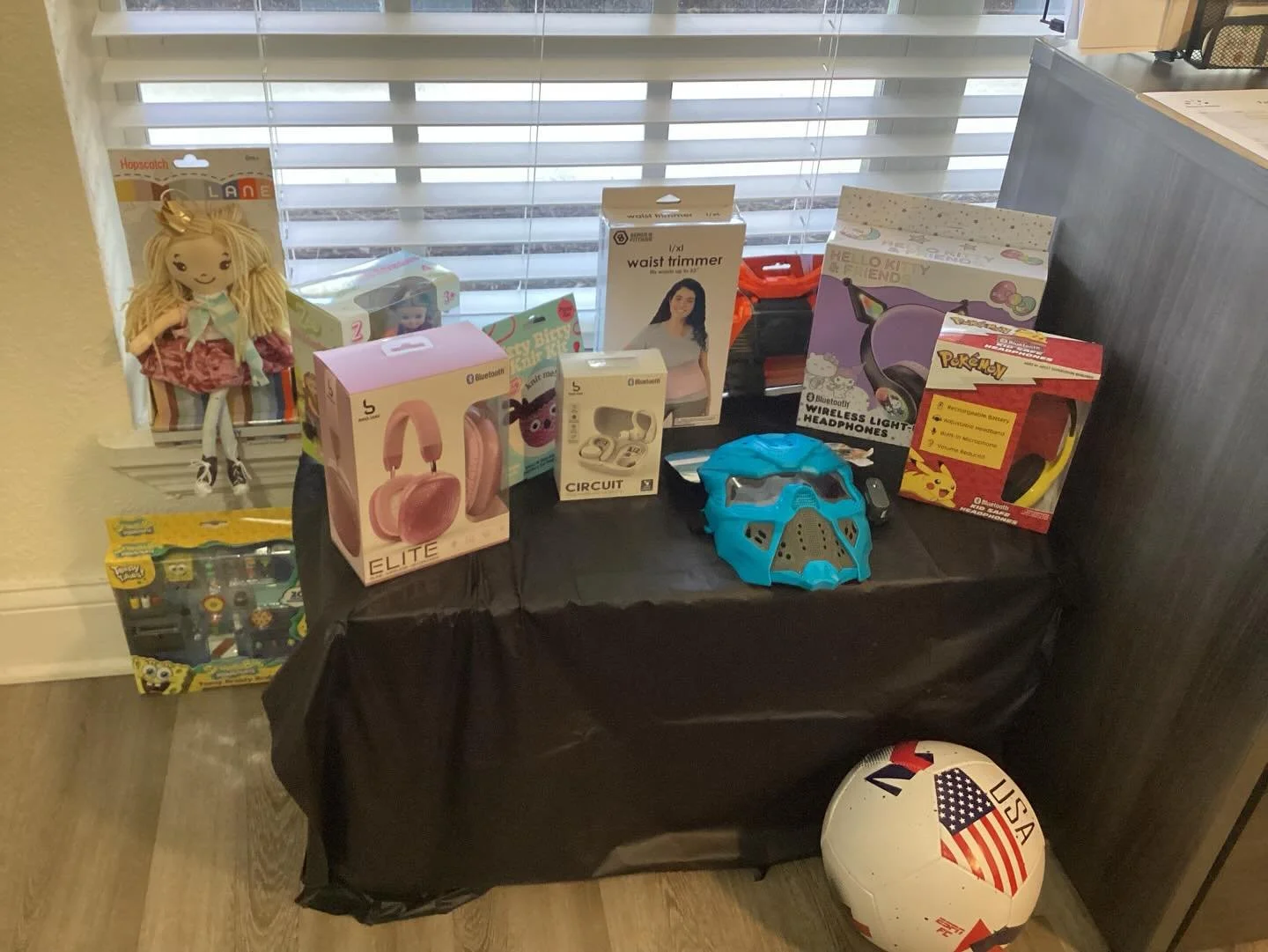 Well our daily riddles have come to an end. We have some leftover gifts for residents. One each to the first to come pick it up. Also, don&rsquo;t forget our pet of the month give away. Submit your pictures of your pet to info@edenfieldshoresjax.com 