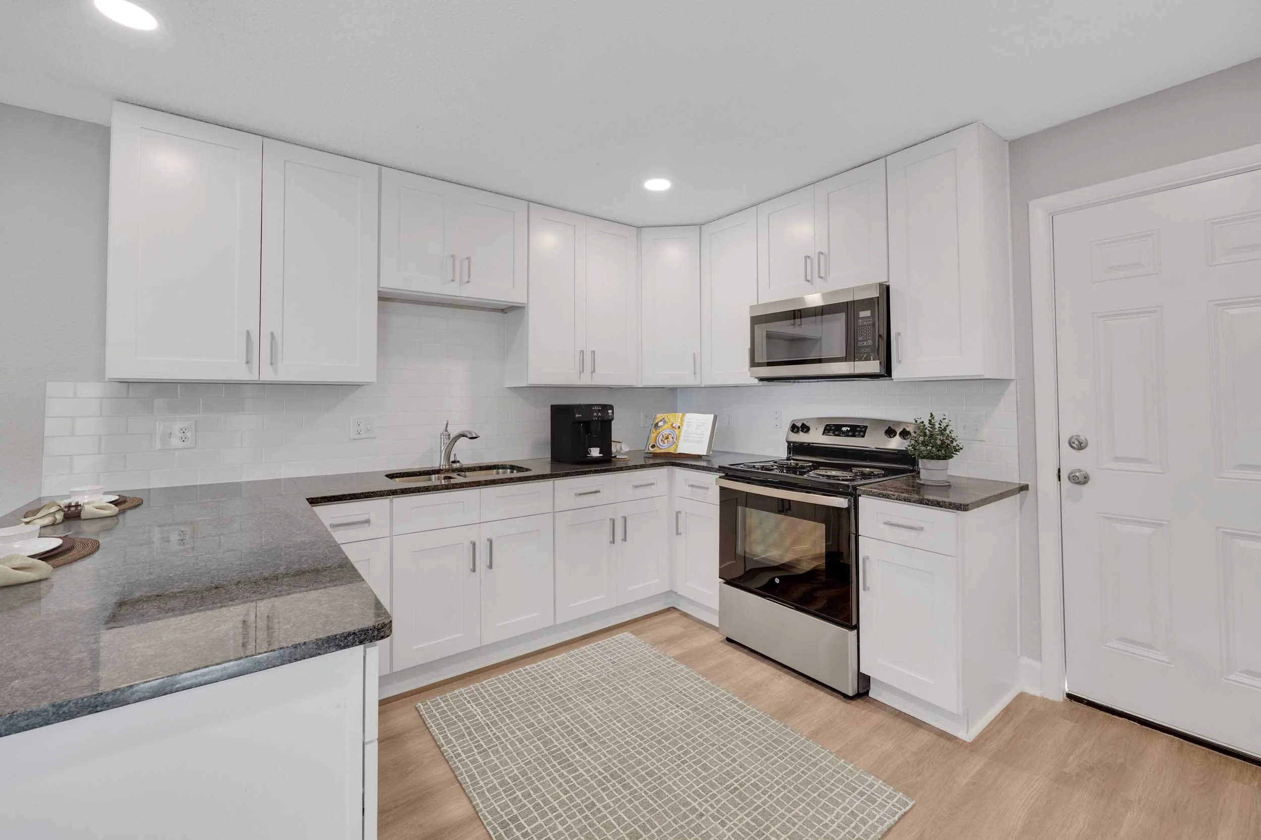 Edenfield Shores | Apartments in Jacksonville, FL | Kitchen