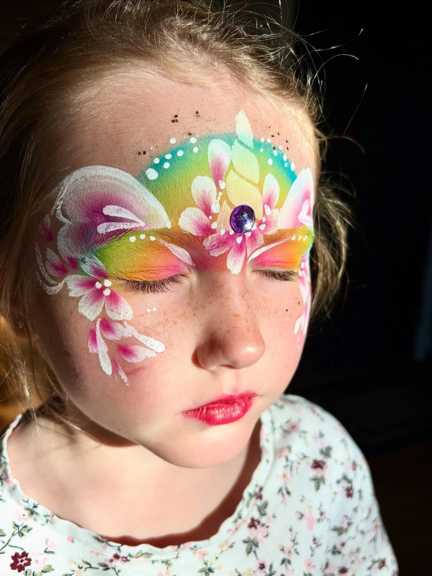 Golden hour light on this magical unicorn 🦄 🌞 ✨. Design inspired by @sparklyyfp 

#facepaint #facepaintersofinstagram #facepaintingkids #facepaintingunicorn #unicornfacepaint #madisonwi #madisonwisconsin #facepaintingideas #facepaintingdesigns
