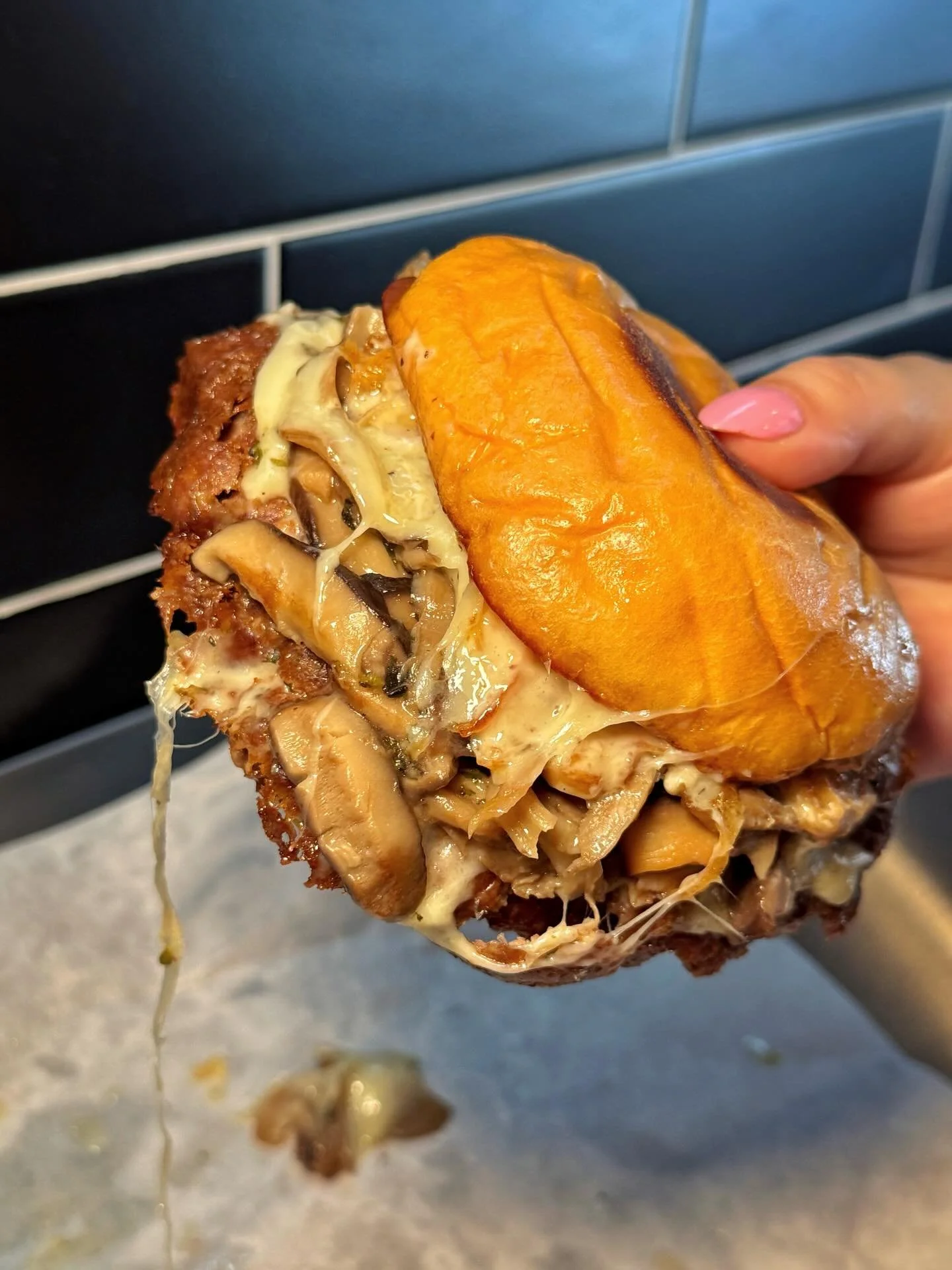 Juicy patty and earthy depth define MUSHROOM BURGER, savory and satisfying! 🍔🍄✨
#SMASHEDNYC #NYC #NewYorkCity 
📍 516 Hudson St, NYC (West Village)
📍 94 3rd Ave, NYC (East Village)
📍 55 Water St, Brooklyn (Time-Out Market)
📍 124 E. 14th St, Manh