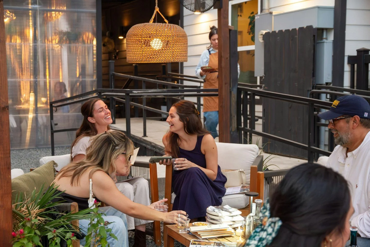 Scenes from last night's media tasting hosted at Michelin-recommended Leche de Tigre in San Antonio, TX. An evening worth savoring. Thank you to everyone who joined us and to the @lechedetigretx team for their thoughtful hospitality.

Estoico Indigo 