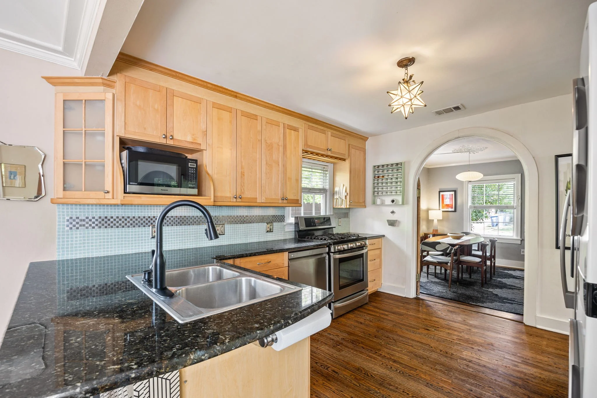 11-111 -305 E 50TH ST.jpg