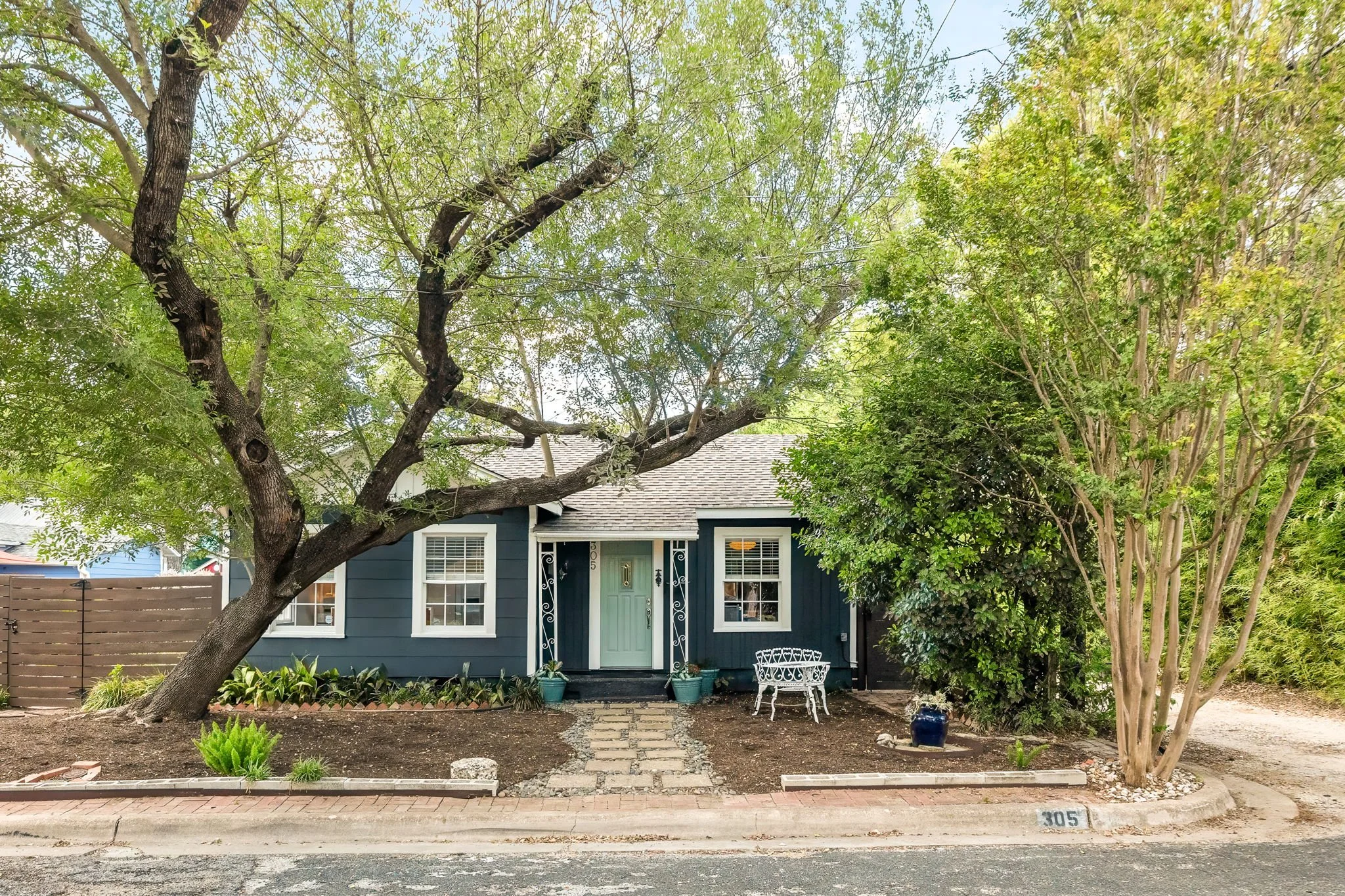 1-101 -305 E 50TH ST.jpg