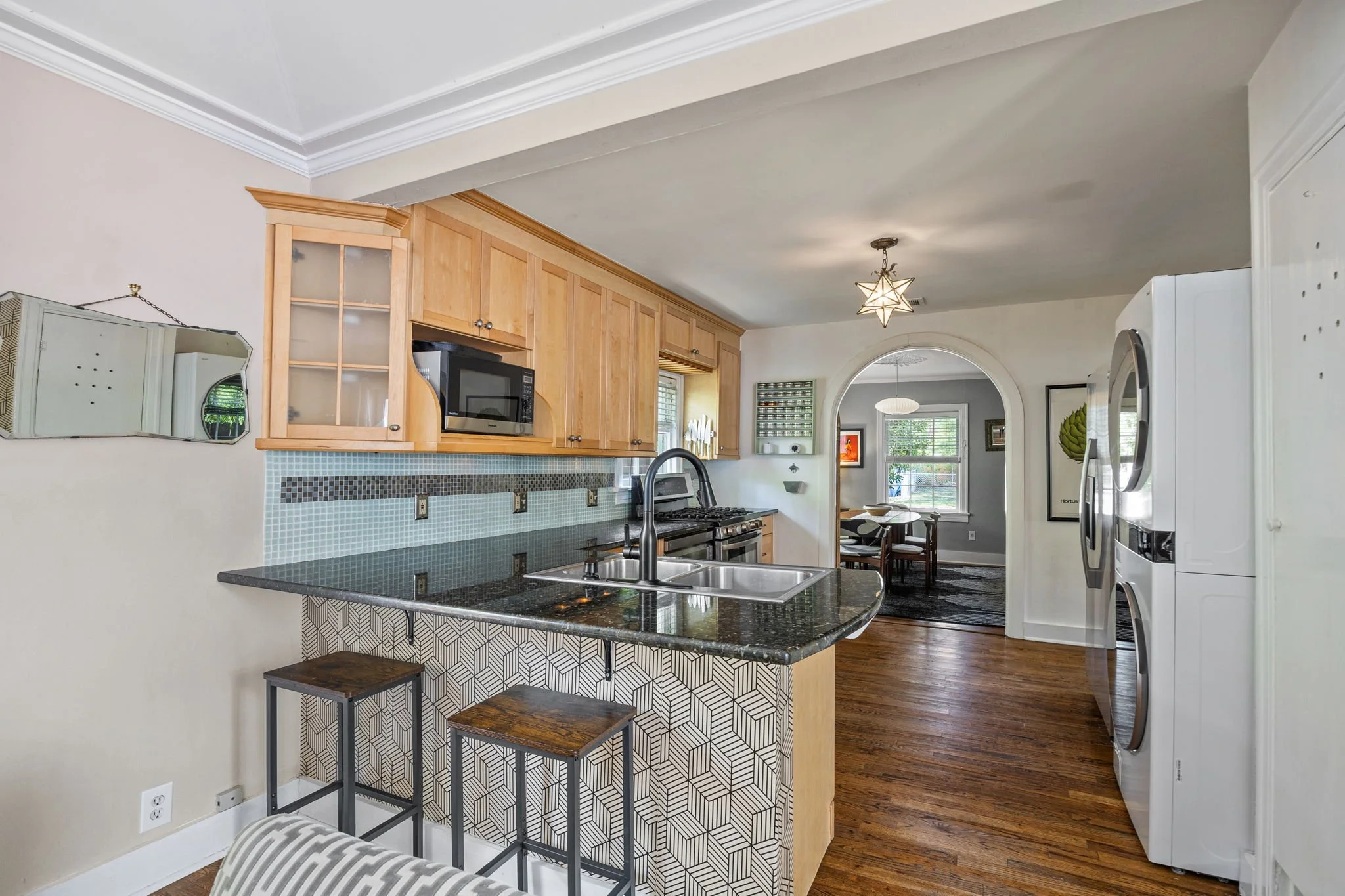 15-115 -305 E 50TH ST.jpg