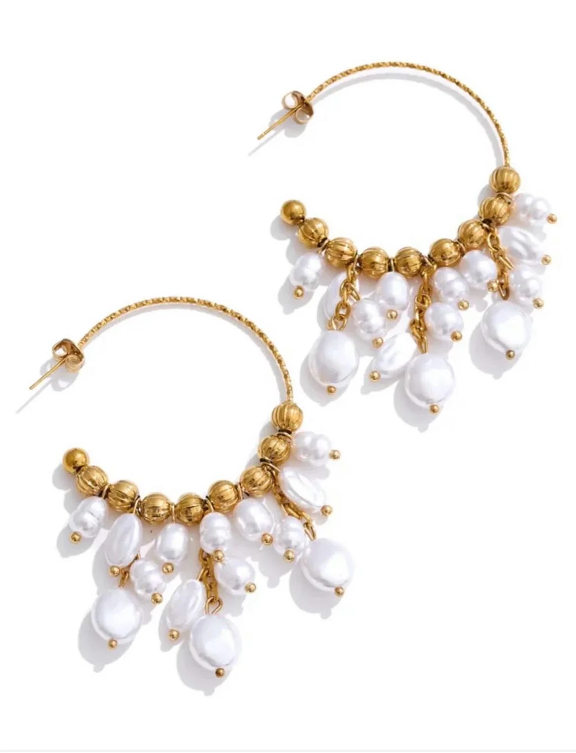 It&rsquo;s a pearl story 🤍
Classic &mdash; but reimagined with a modern edge.
Statement pearl hoops.
The pearl T-bar necklace.
Pearl link bracelet.
#pearlstory #pearlearrings #pearltbarnecklace #lifeproofjewellery #lblgifting