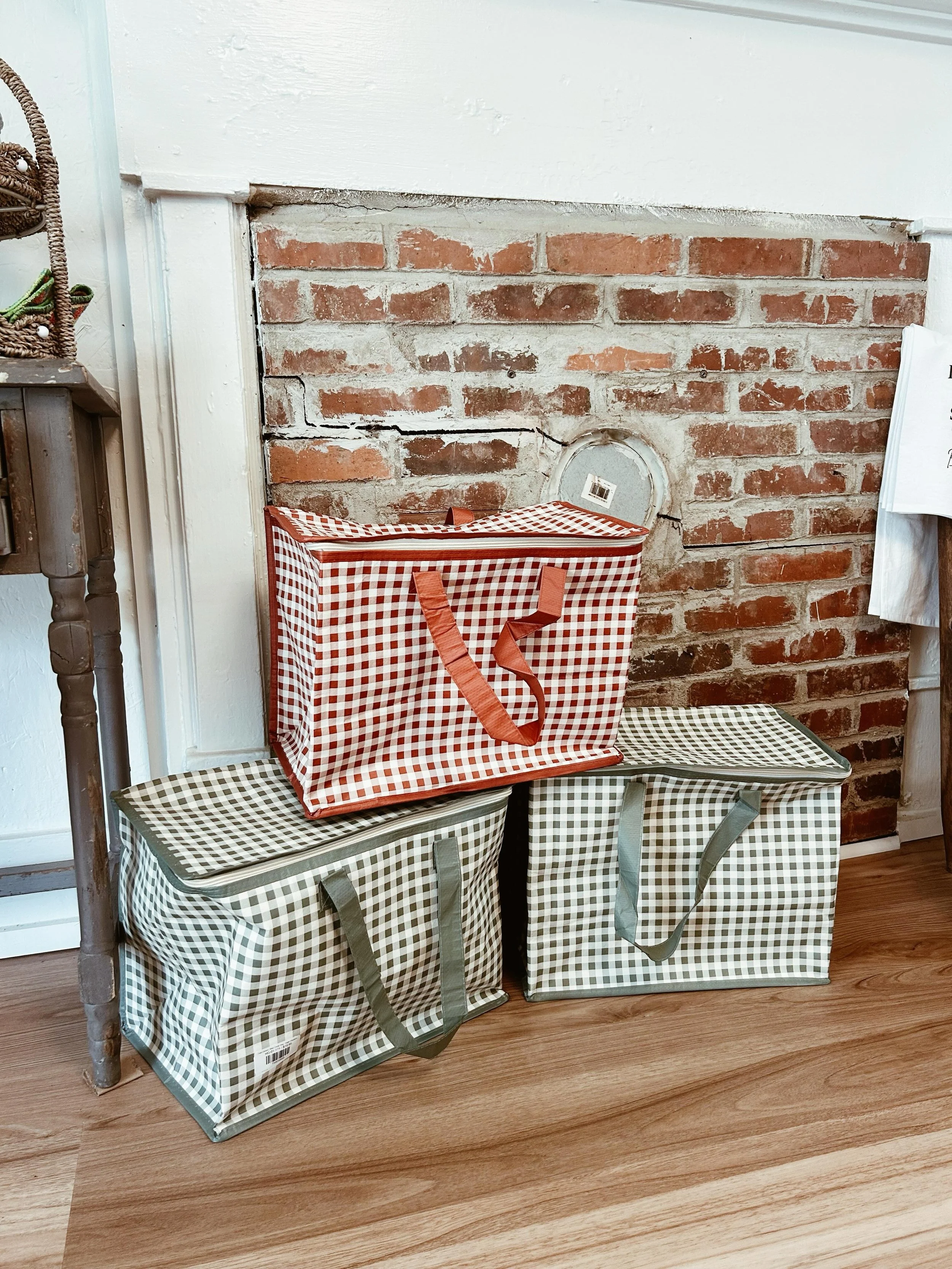 Heading out of town for the holiday weekend? Swing in and grab these perfect items for your boat/ beach day!! 

We love these reusable cups at our house and there are so many fun patterns! Plus grab the cutest bag to put all your snacks in for the da