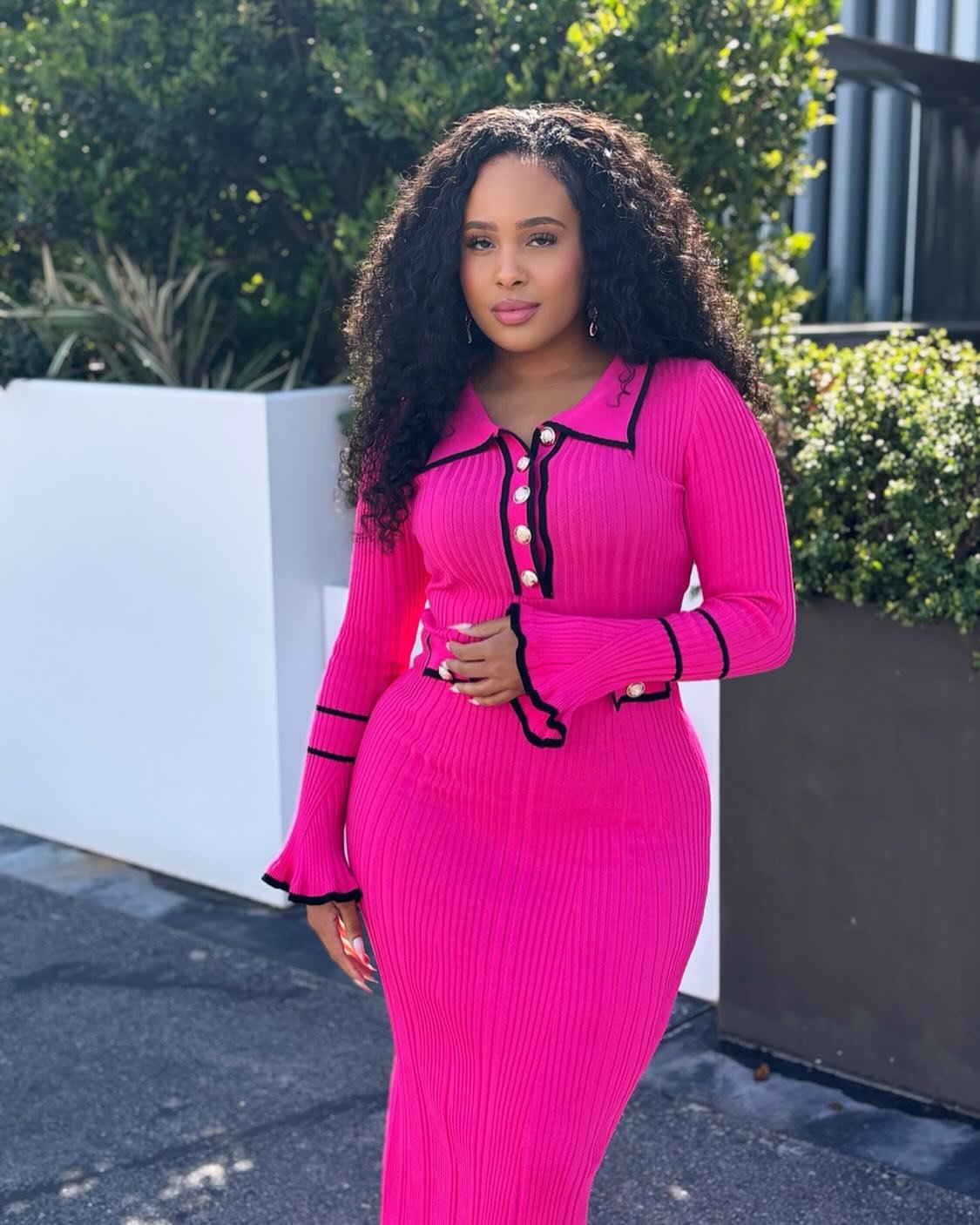 Polished in Pink 💗🖤 
 
This sweater dress speaks volumes without saying a word. 🛍️ SHOP: Polished in Pink on unparalleledcollection.com. 

#dress #fashion #sweaterdress