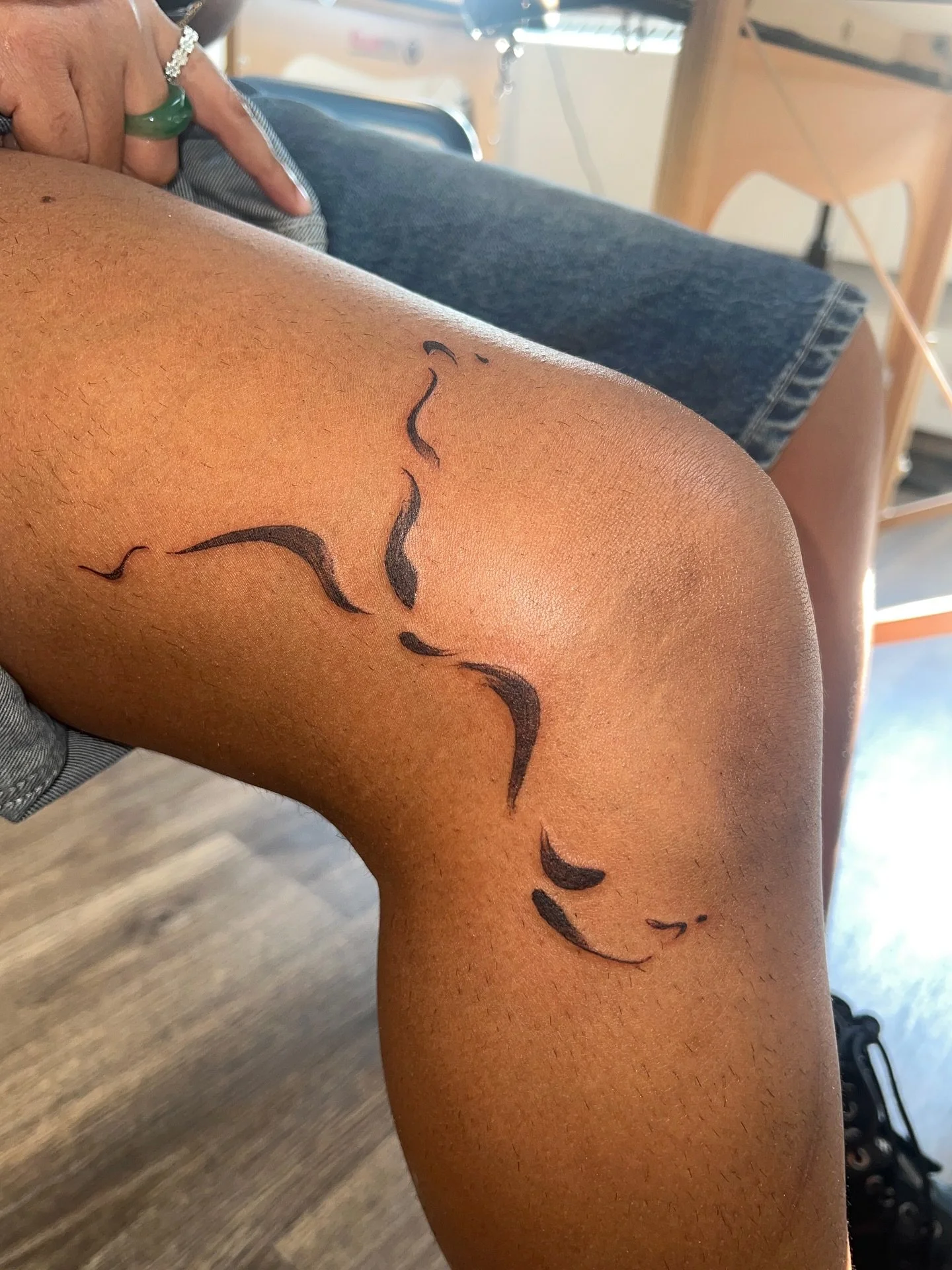 in love with these freehands 💓
thank you @picnic.tattoo for having us~

#londontattoo #bristoltattoo #abstracttattoo #freehandtattoo #turkishtattooartist #brushstroketattoo #contemporarytattooing