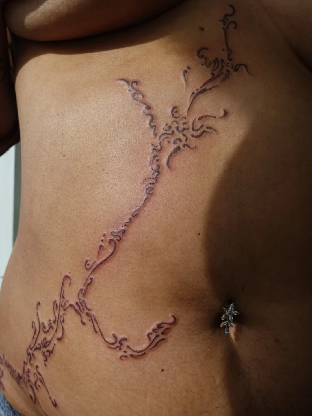 gorgeous brown ink freehand custom tattooed at @picnic.tattoo 🤎🤎🤎
#freehandtattoo #browninktattoo #customtattoo