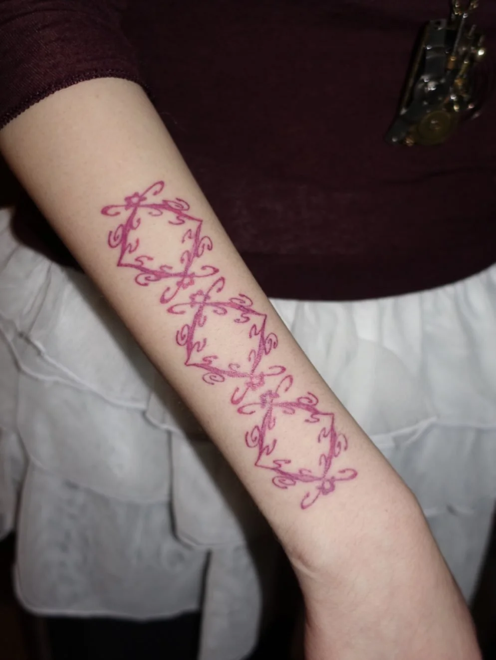 1 month healed gorgeous piece from my trade with @giuliaimprota.studio <3 
🌀