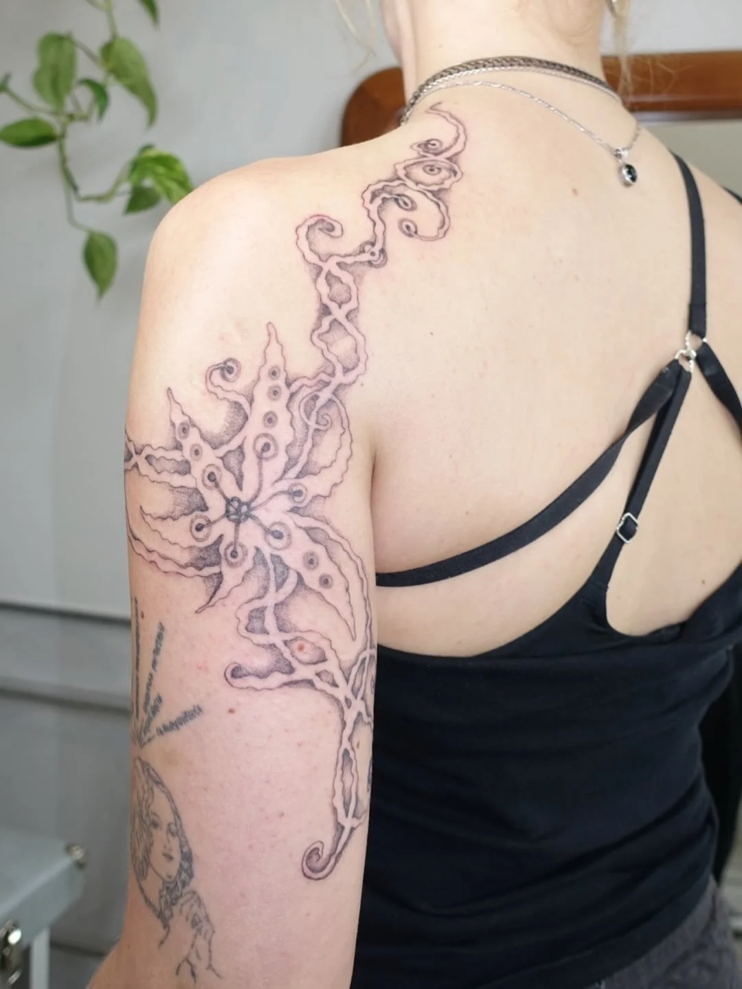 In love with this magical flower! Freehanded 🌷Swipe to see different angles
More like this please ~ 3RL in 80% greywash
#londontattoo #fyp #foryoupage #flowertattoo #freehandtattoo tattoo designs fairy whimsical floral abstract tattoo ideas custom b
