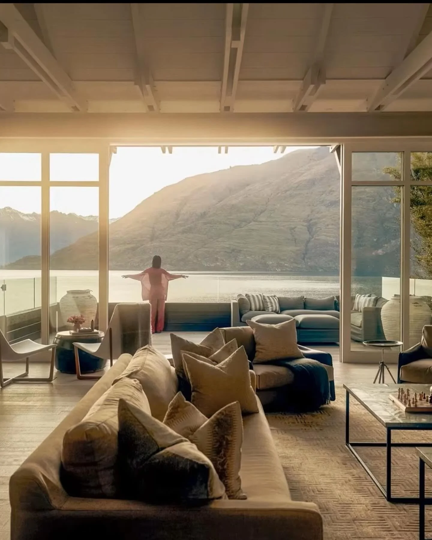 Exclusive sale on Rosewood properties!
 
Celebrate Rosewood Beyond &ndash; a limited-time, invite-only offer.  Ping me to grab this with perks and amenities too!

From now until November 18, you can enjoy 30% savings at select Rosewood destinations, 