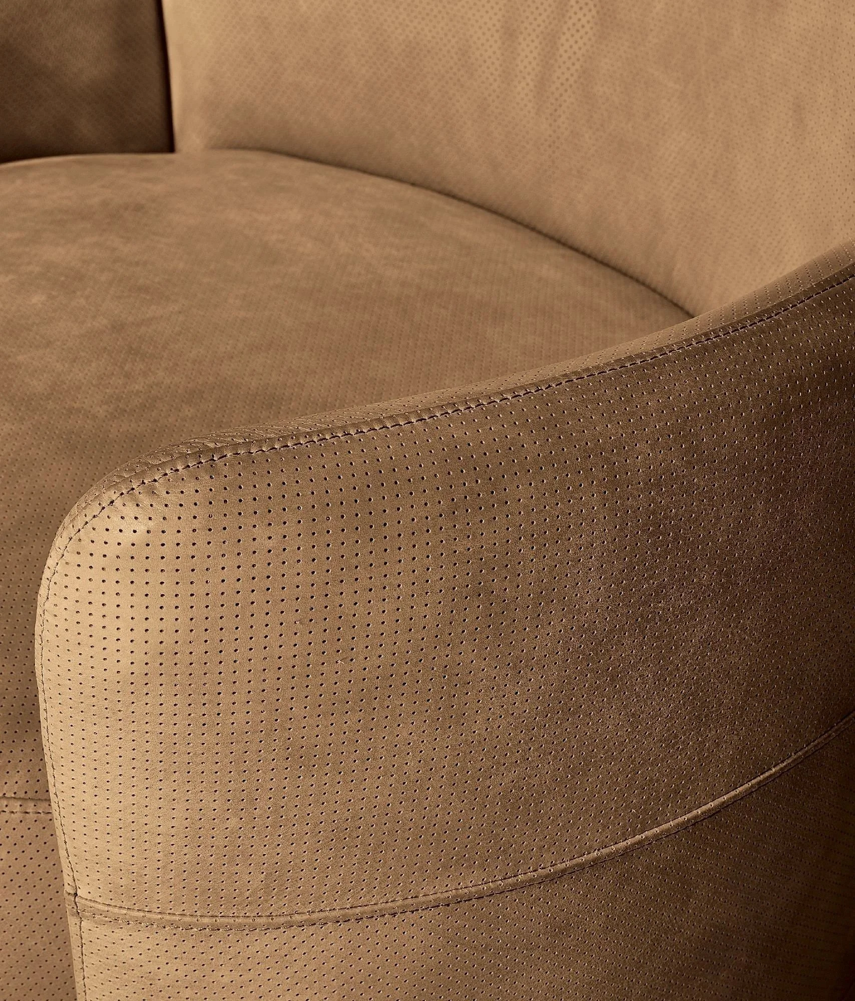 LyonLeatherChairLF20.jpg