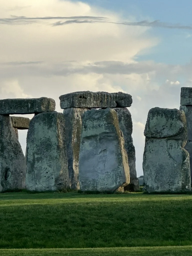 NUMINOUS England Stonehenge 8.jpeg