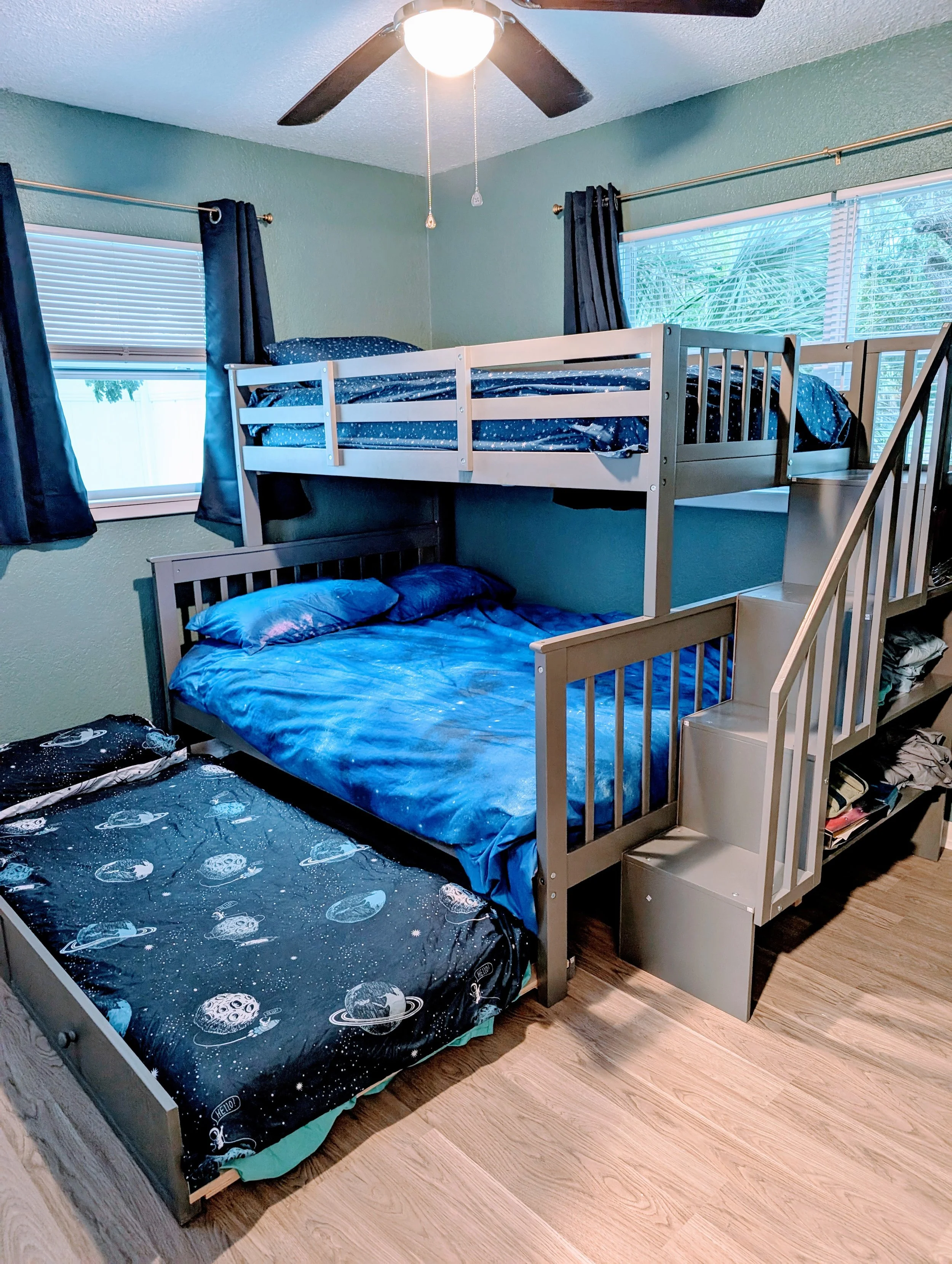 bunk bedroom.jpg